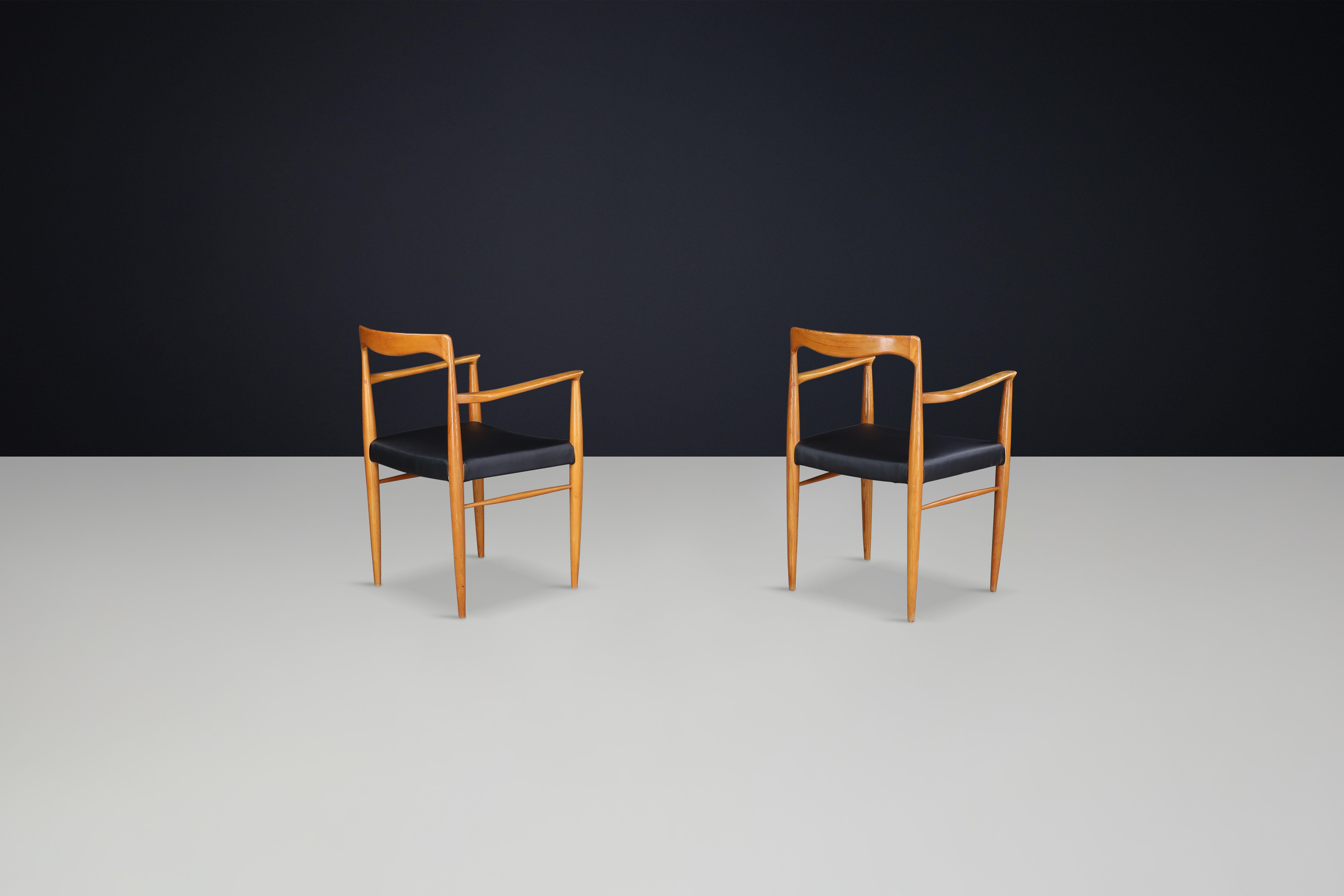 Tchèque Ensemble de 2 fauteuils Modernity du milieu du siècle par Sedláček & Vyčítal, Czechoslovakia 1970. en vente