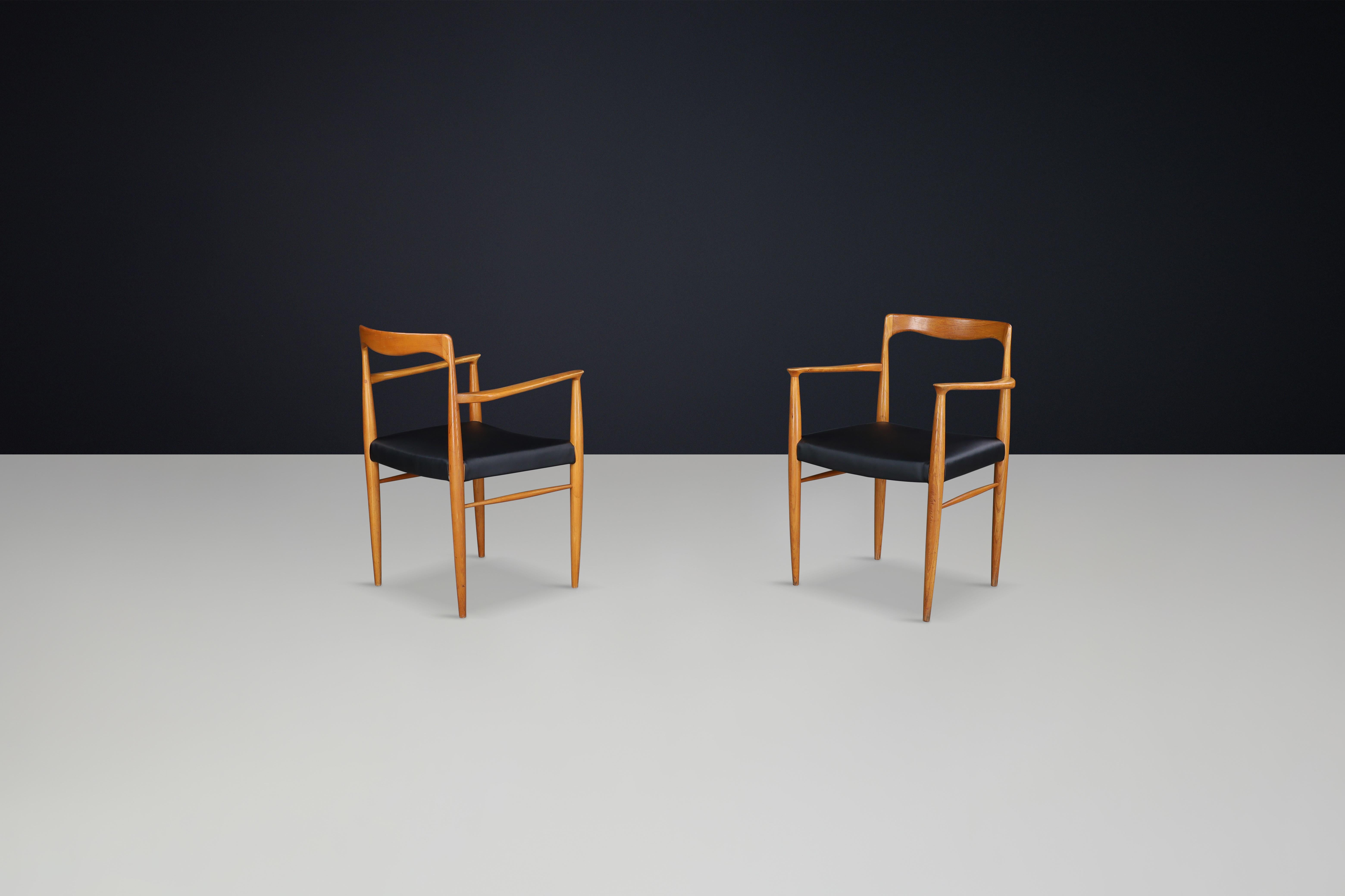 Fin du 20e siècle Ensemble de 2 fauteuils Modernity du milieu du siècle par Sedláček & Vyčítal, Czechoslovakia 1970. en vente