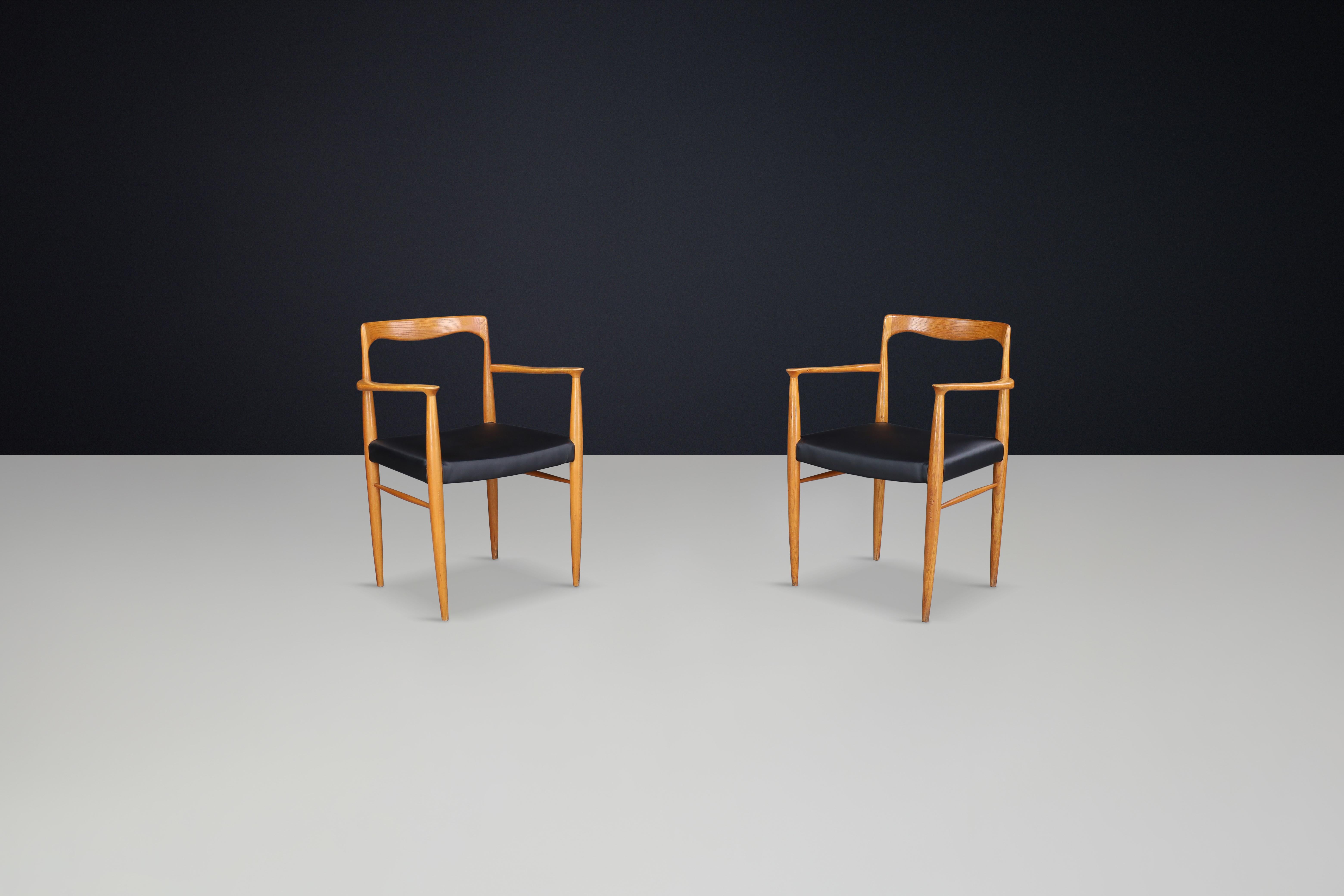 Ensemble de 2 fauteuils Modernity du milieu du siècle par Sedláček & Vyčítal, Czechoslovakia 1970. en vente 2