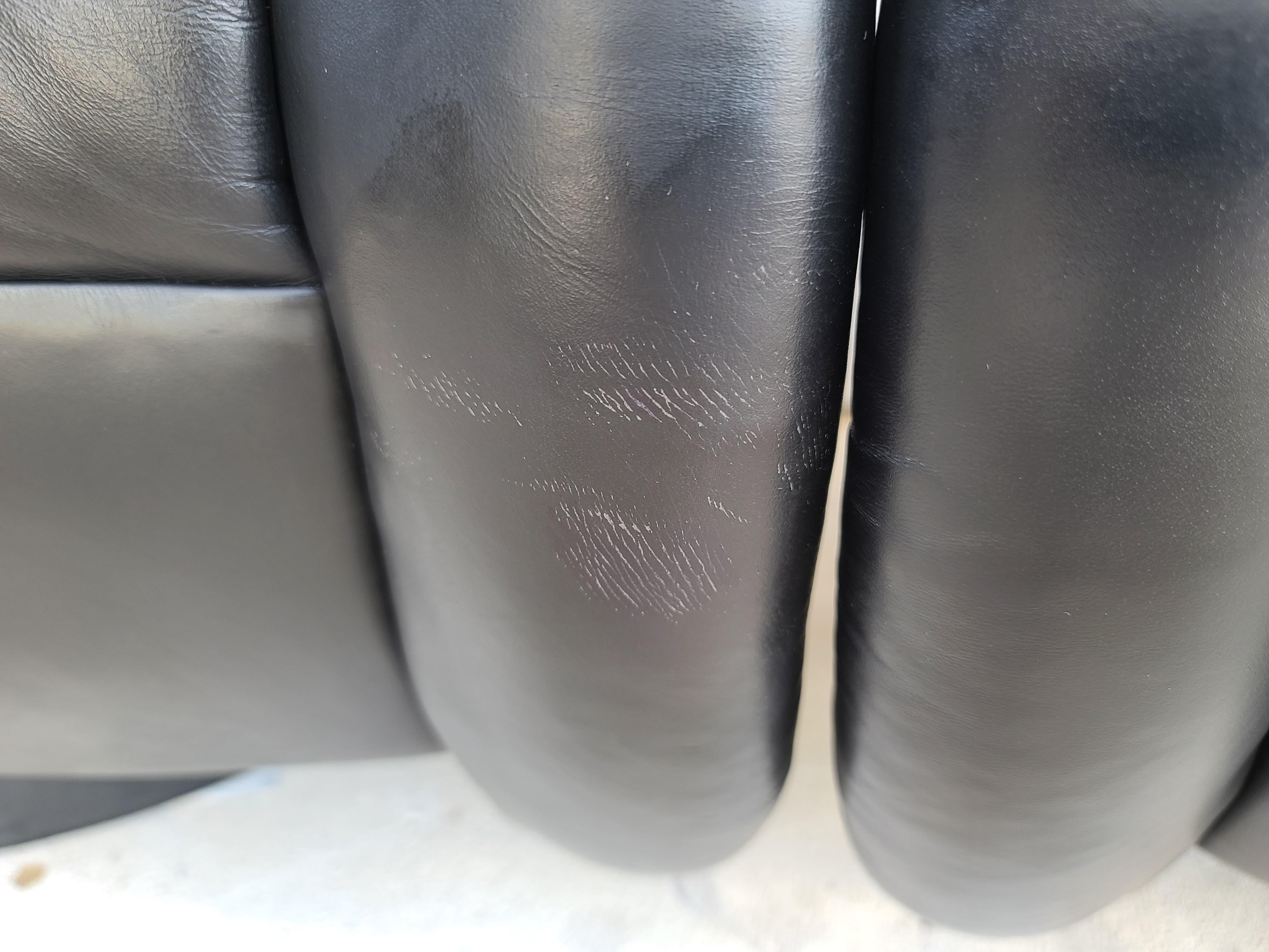 Ensemble de 2 fauteuils de salon en cuir noir pivotants de style mi-siècle moderne, Preview en vente 2
