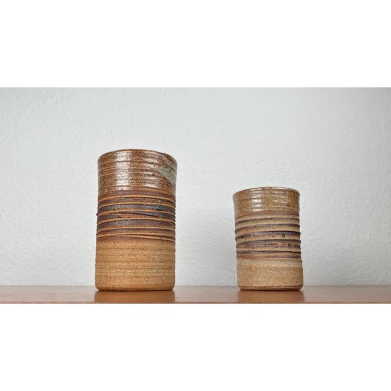 2 Vasen aus dänischer Studio Pottery der Jahrhundertmitte von Tue Poulsen, 1960er Jahre (Moderne der Mitte des Jahrhunderts) im Angebot
