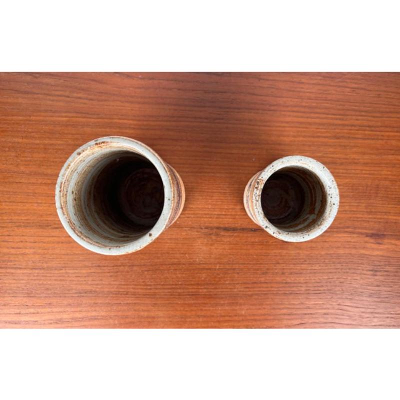 2 Vasen aus dänischer Studio Pottery der Jahrhundertmitte von Tue Poulsen, 1960er Jahre (20. Jahrhundert) im Angebot