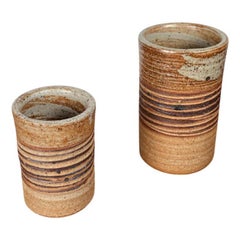 Set di 2 vasi in Studio Pottery danese della metà del secolo scorso di Tue Poulsen, anni '60