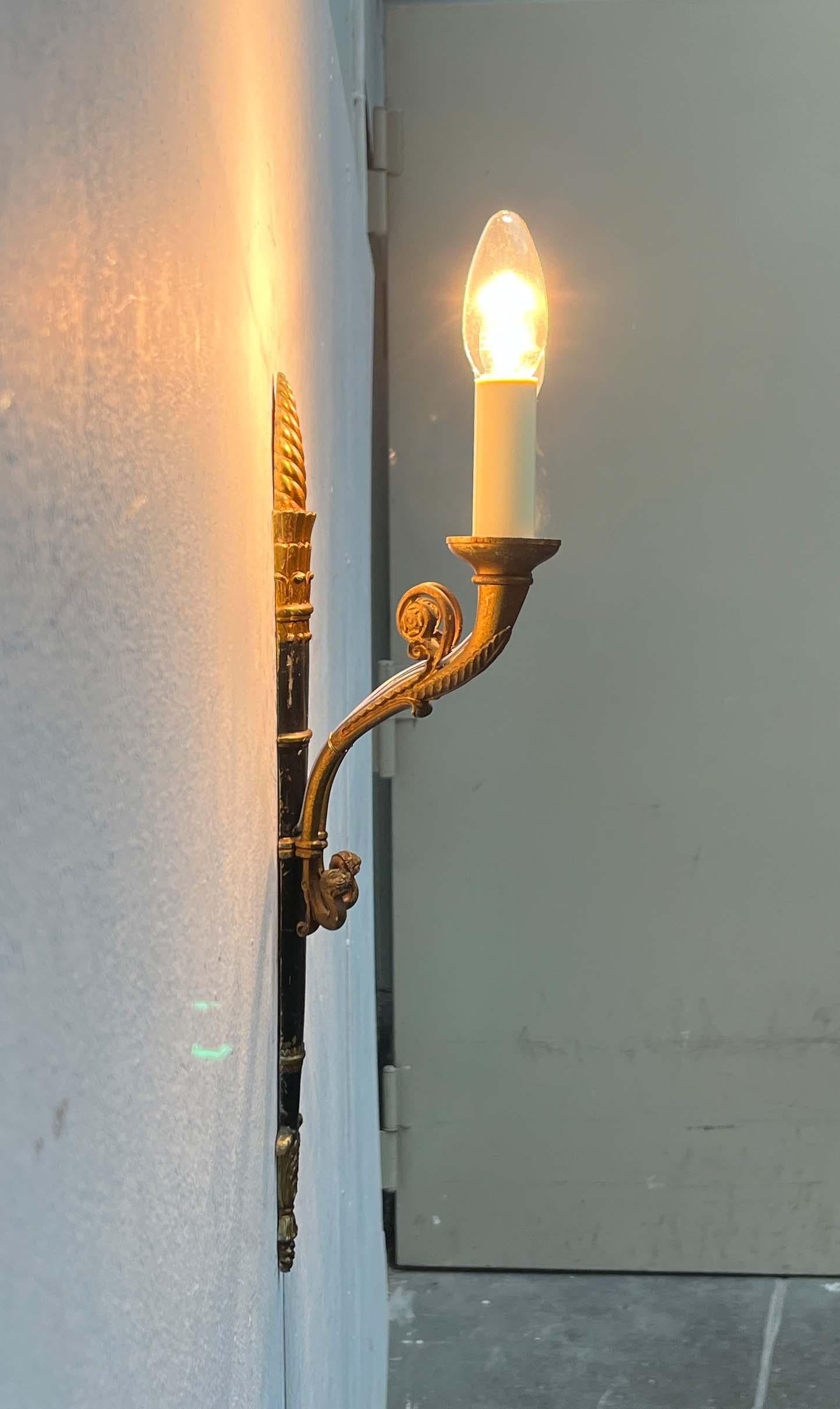 Metà XX secolo Set di 2 lampade neoclassiche italiane della metà del secolo scorso, anni '60 in vendita