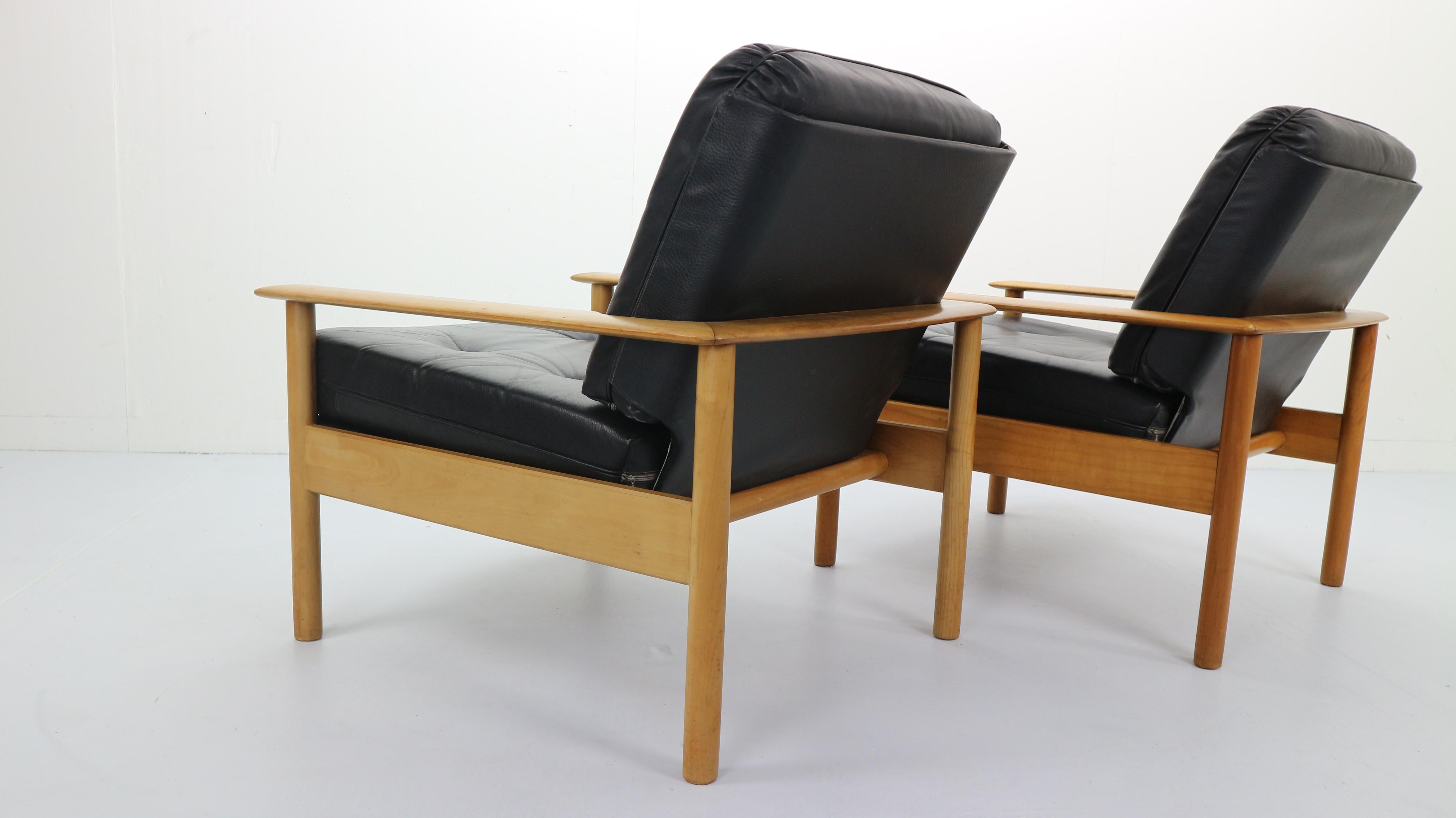 Set of 2 Mid-Century Modern Leather Lounge Chairs, Scandinavian Design 1960s 5