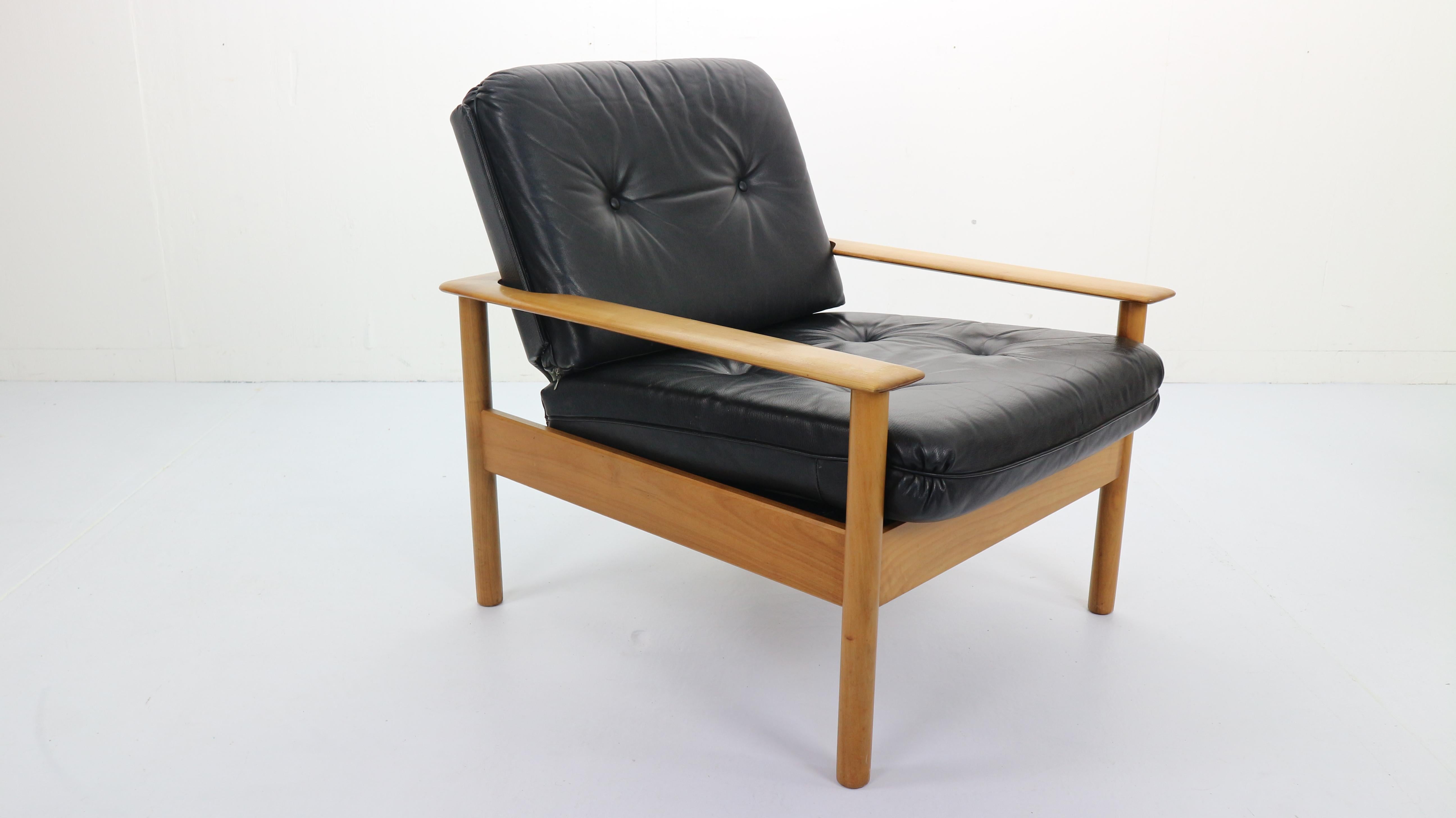 Set of 2 Mid-Century Modern Leather Lounge Chairs, Scandinavian Design 1960s 6