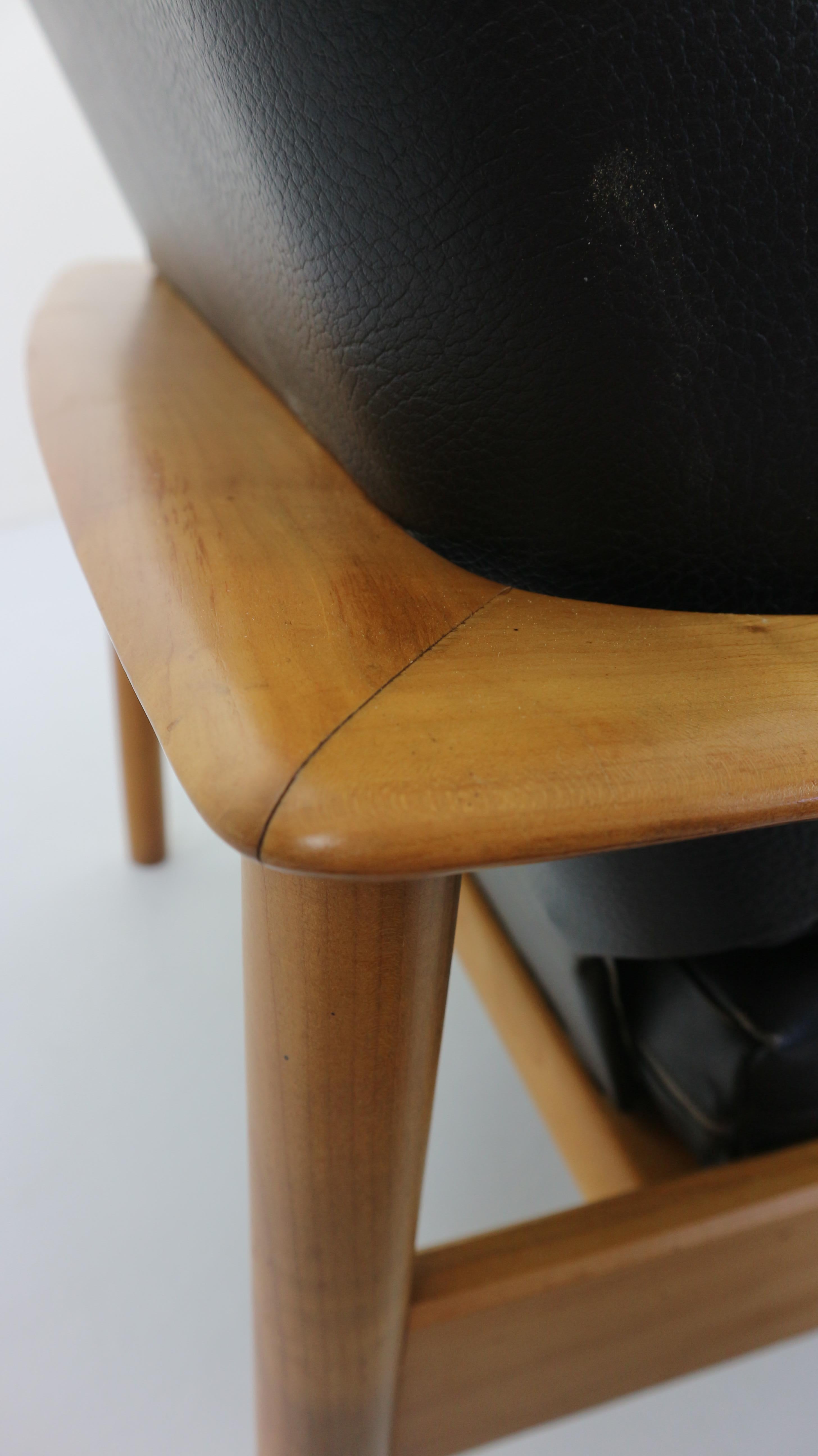 Set of 2 Mid-Century Modern Leather Lounge Chairs, Scandinavian Design 1960s 13