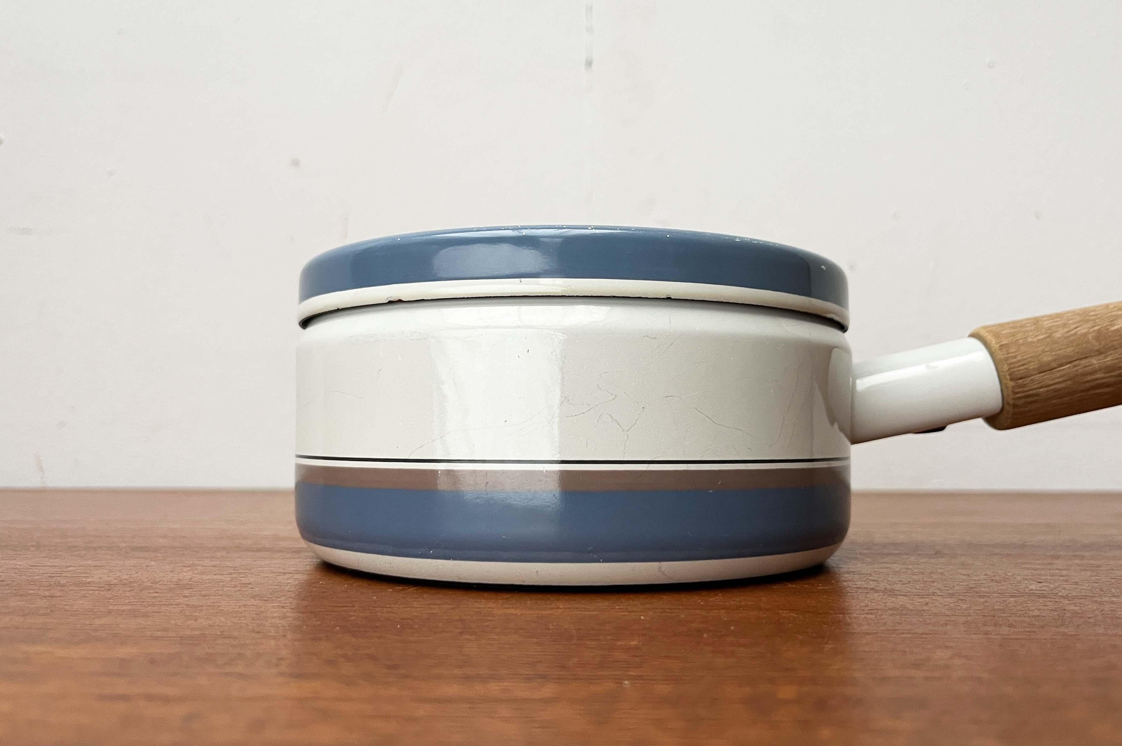 2er-Set Moderne Minimalistische Emaille-Töpfe aus der Jahrhundertmitte Seppo Mallat Finel Finnland im Angebot 3