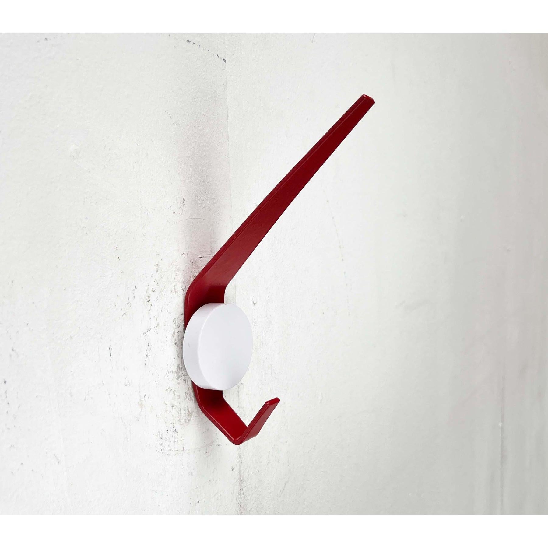 Ganci appendiabiti in metallo minimalisti della metà del secolo scorso, anni '60, set di 2, in ottime condizioni. Progettato dal 1960 al 1969

Informazioni aggiuntive:
Materiali: Metallo, plastica
Colore: blu
Stile: Medioevo Moderno
Periodo: