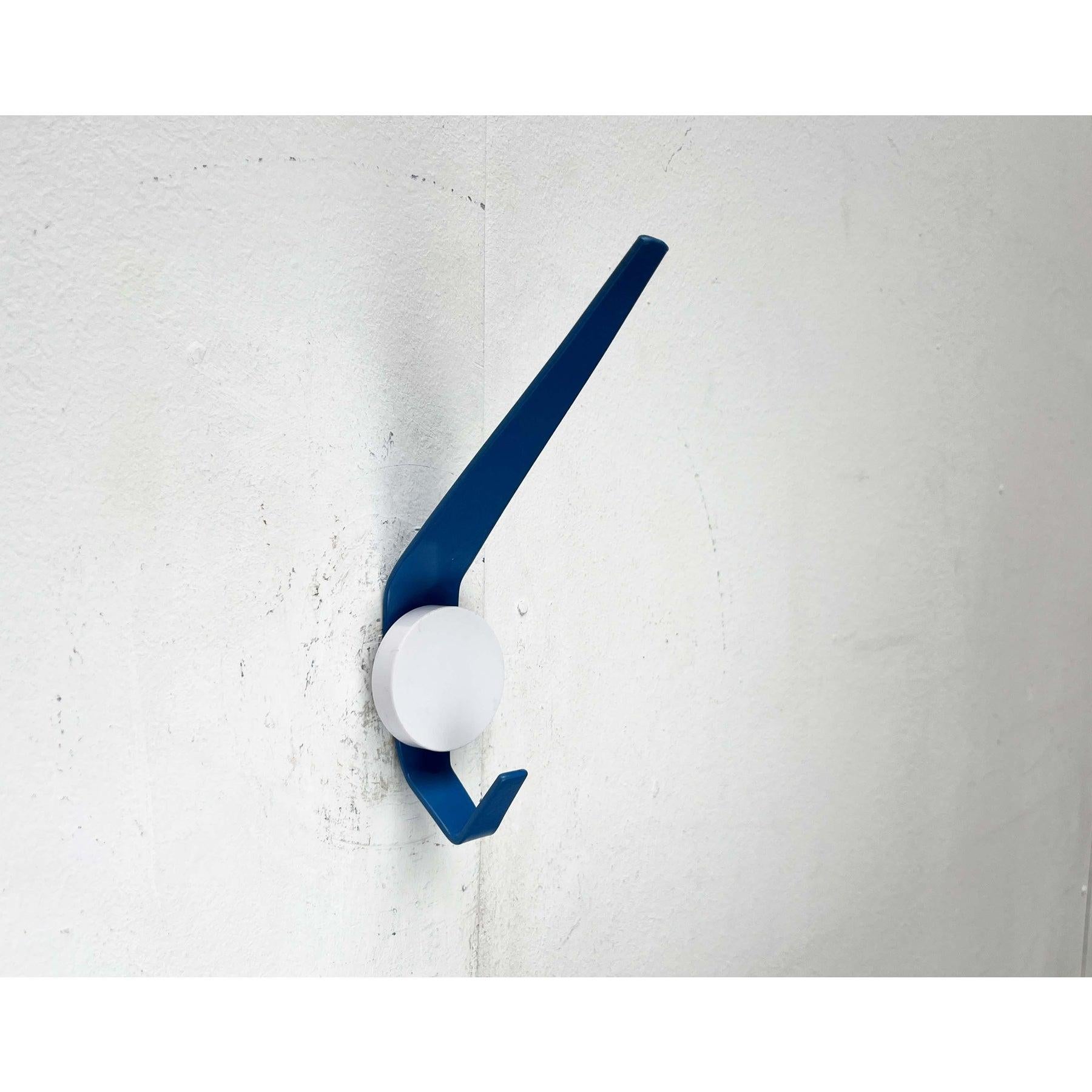 Mid-Century moderno Set di 2 appendiabiti minimalisti in metallo della metà del secolo scorso, anni '60 in vendita