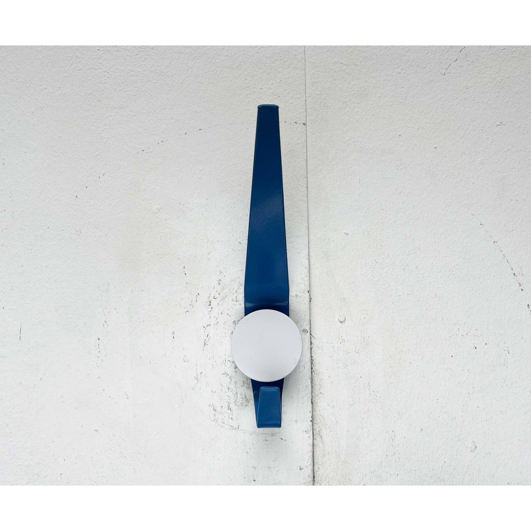 XX secolo Set di 2 appendiabiti minimalisti in metallo della metà del secolo scorso, anni '60 in vendita