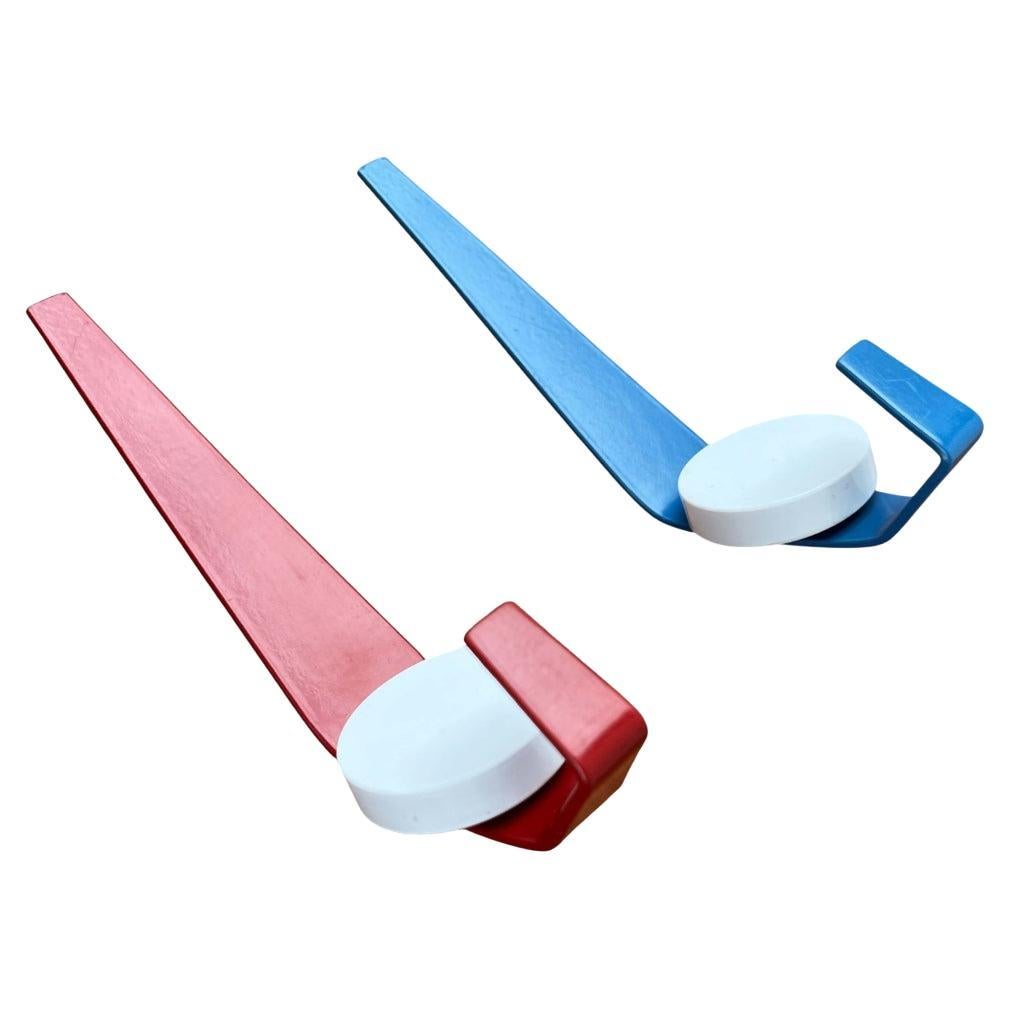 Set di 2 appendiabiti minimalisti in metallo della metà del secolo scorso, anni '60 in vendita