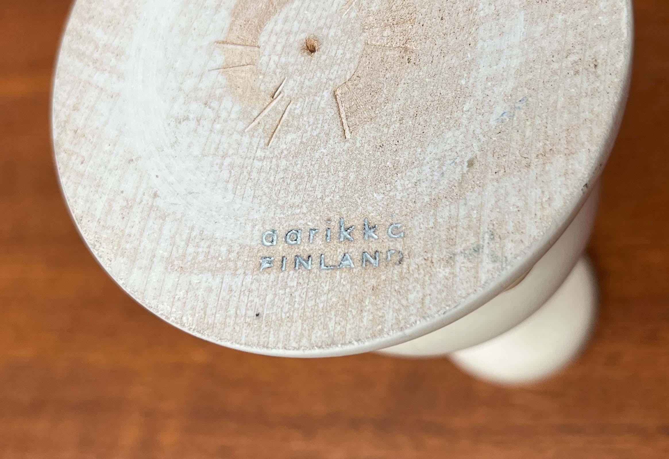 Set di 2 portacandele in legno rosso e bianco della modernità di metà secolo Aarikka, Finlandia in vendita 10