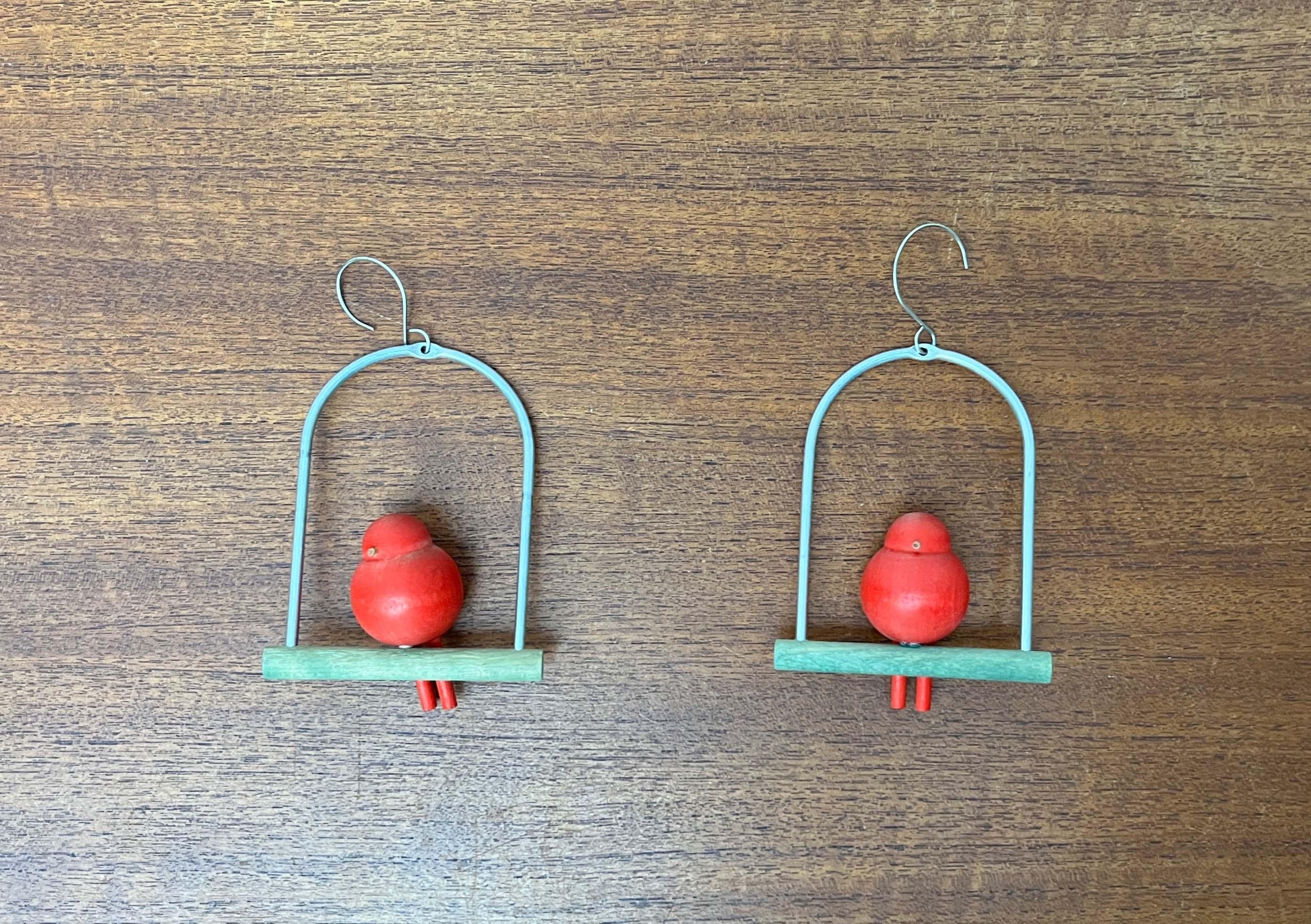 Legno Set of 2 Mid-Century Modern Red Bird Hanger from Aarikka, Finland, 1960s in vendita
