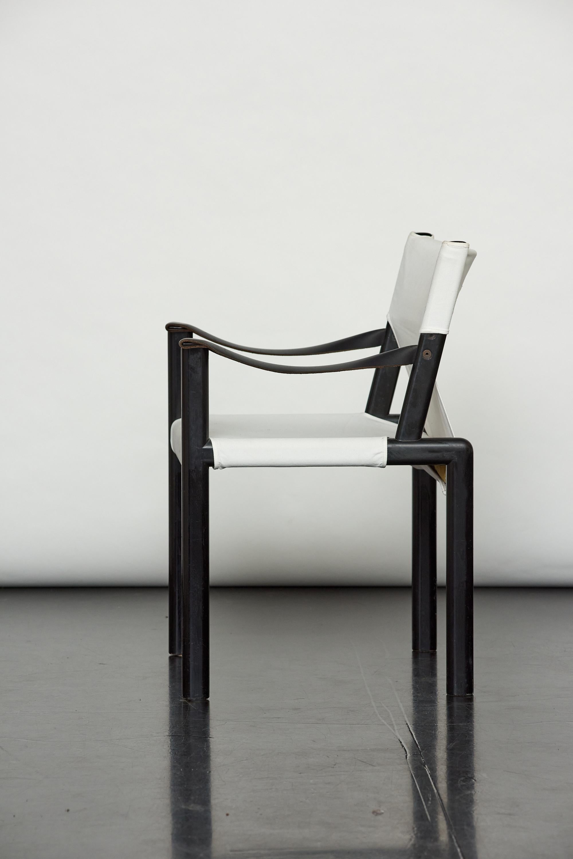 Bauhaus Set of 2 model 102, Pinta chairs designed by Piero de Martini for Cassina 1975 For Sale