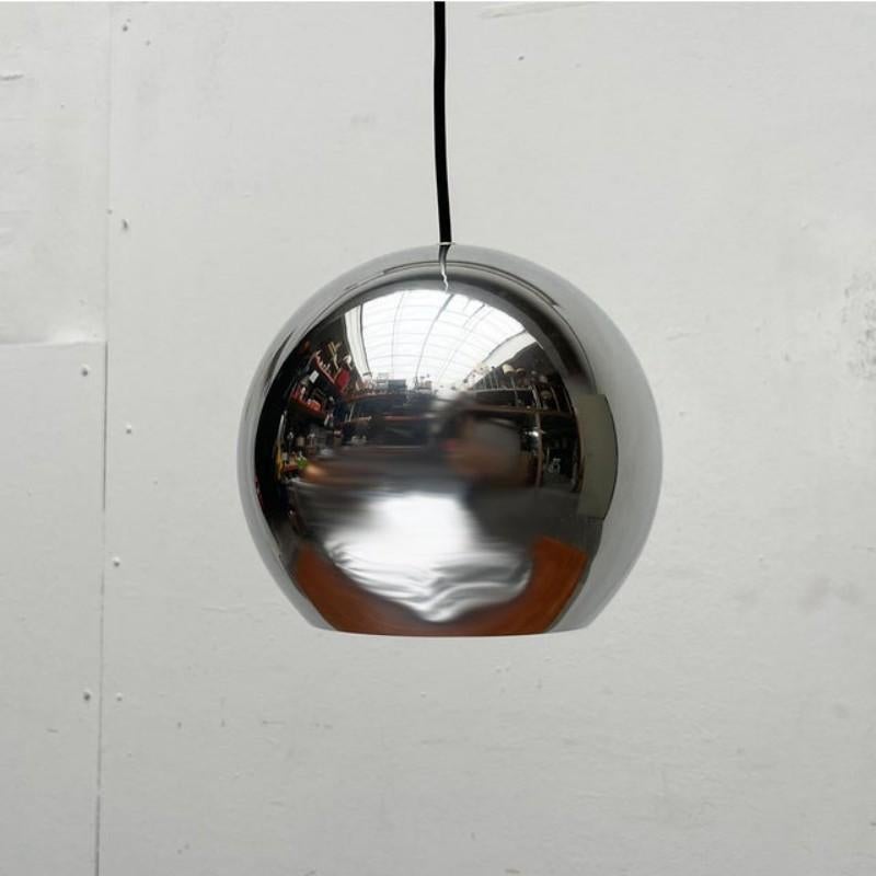 Set of 2 Mid-Century Modern Space Age Ball Pendant Lamps, 1960s For Sale 1