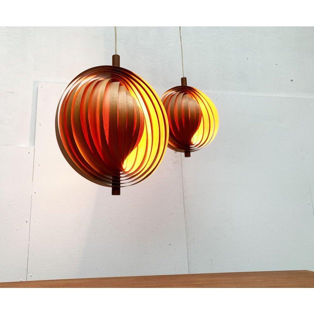 Ensemble de 2 lampes lune en bois de teck du milieu du siècle dernier, années 1960 Excellent état - En vente à Hamburg, DE