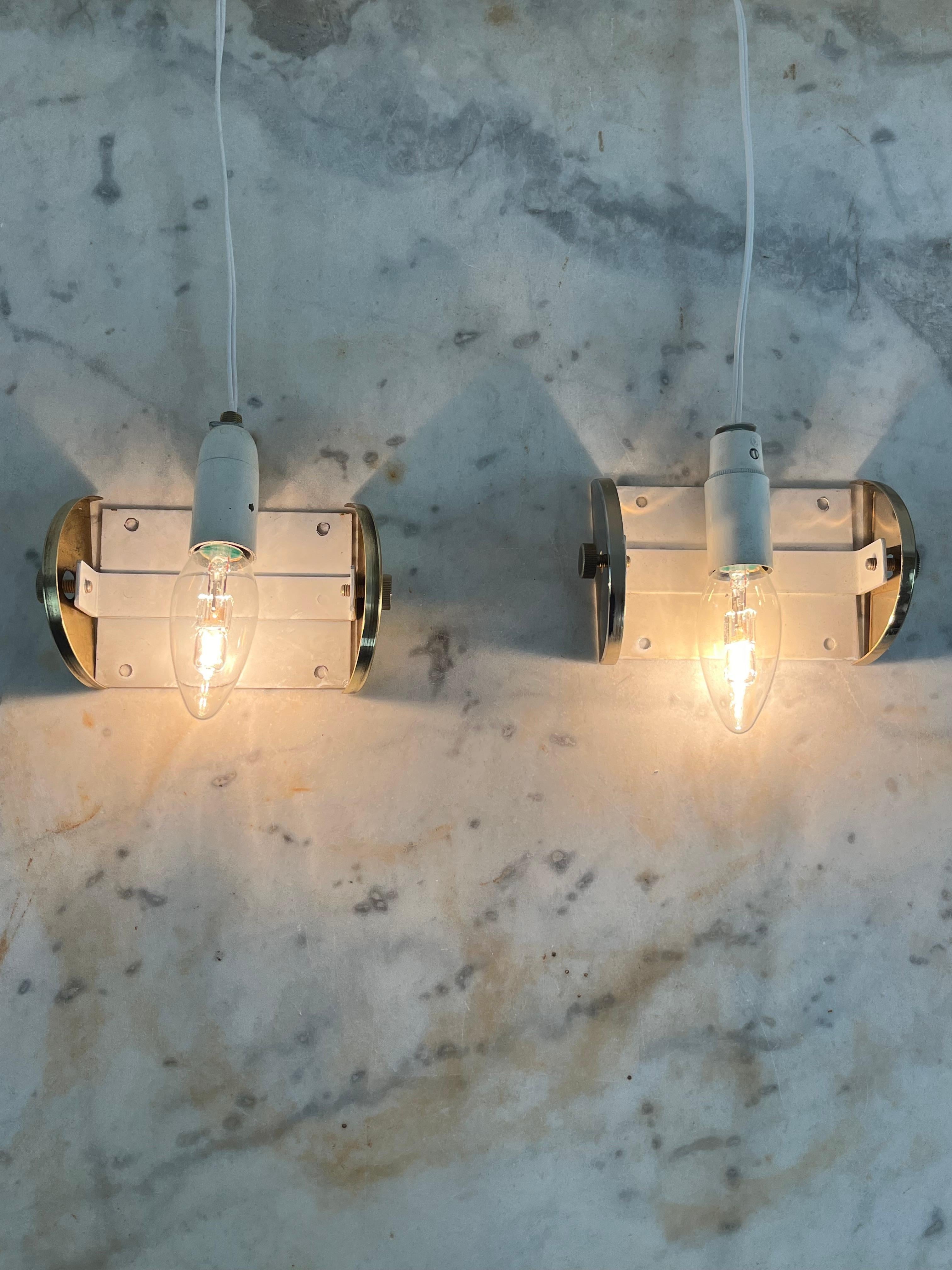 Juego de 2 lámparas de pared de concha de latón y cristal de Murano de mediados de siglo, VeLuce Años 60 en venta 9