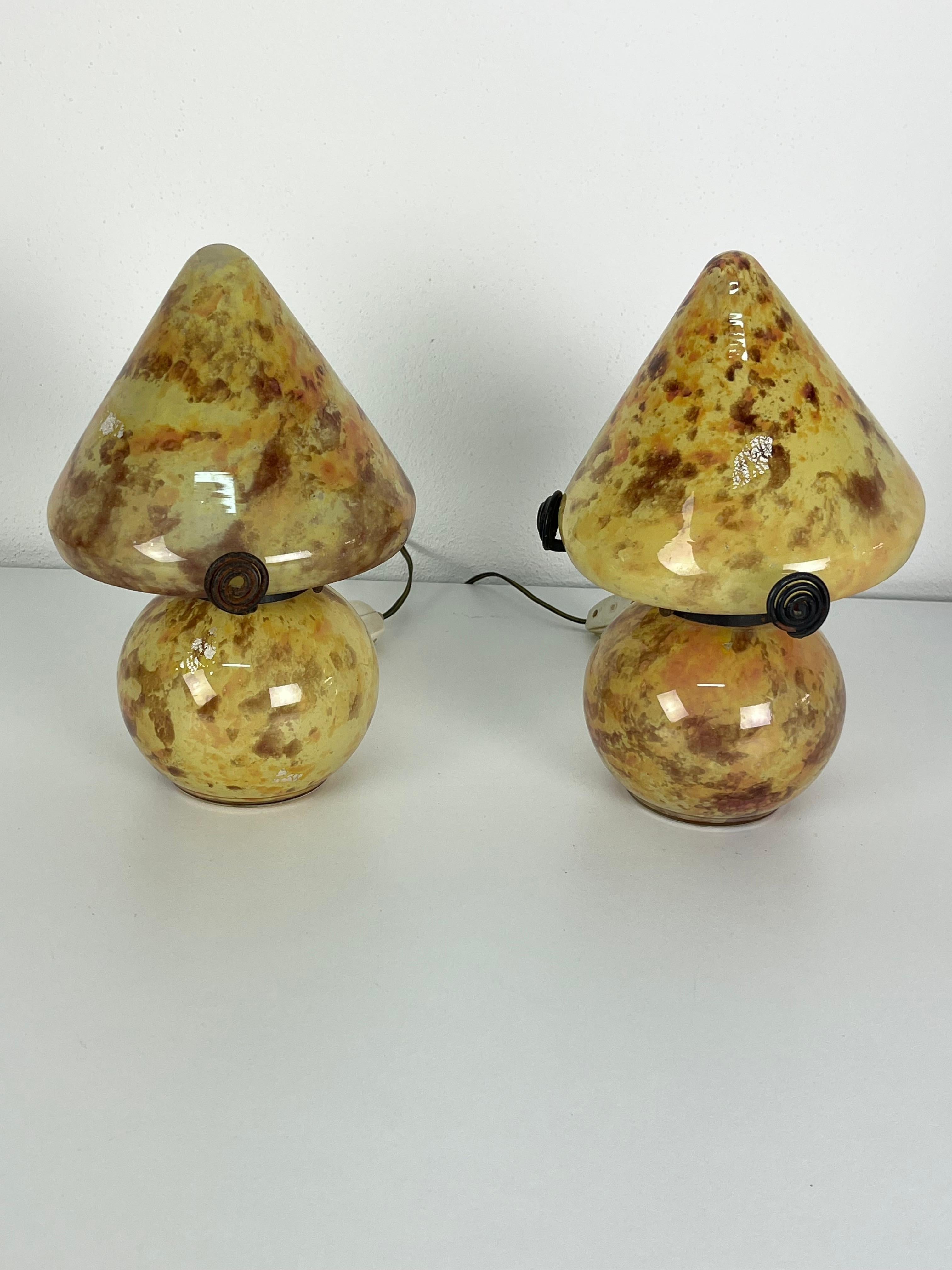 Set of 2 Mid-Century Murano Glass Bedside Lamps, 1950s In Good Condition For Sale In Palermo, IT