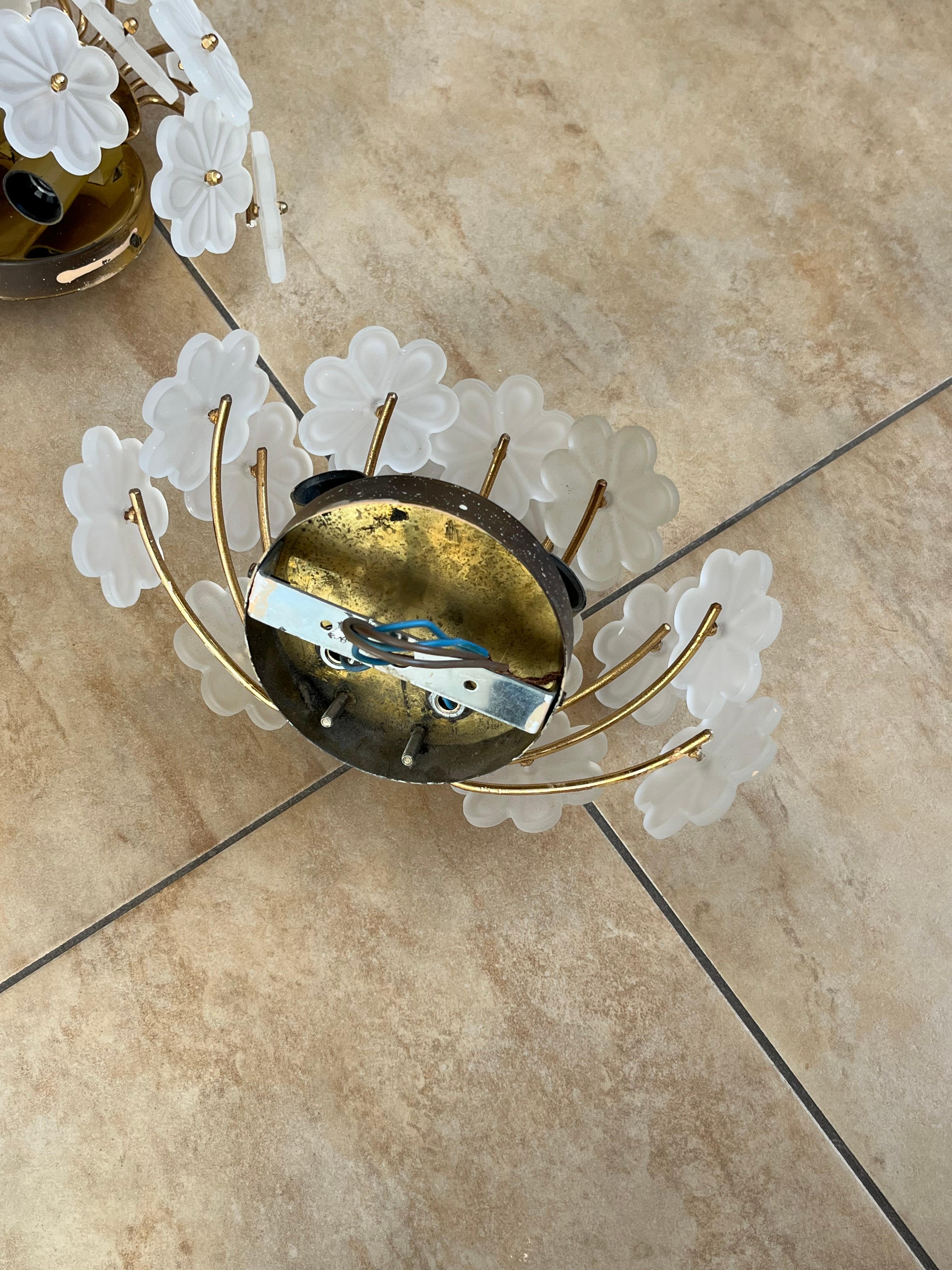 Set di 2 lampade da parete a fiore in vetro di Murano della metà del secolo scorso attribuite a Barovier 1960 in vendita 1