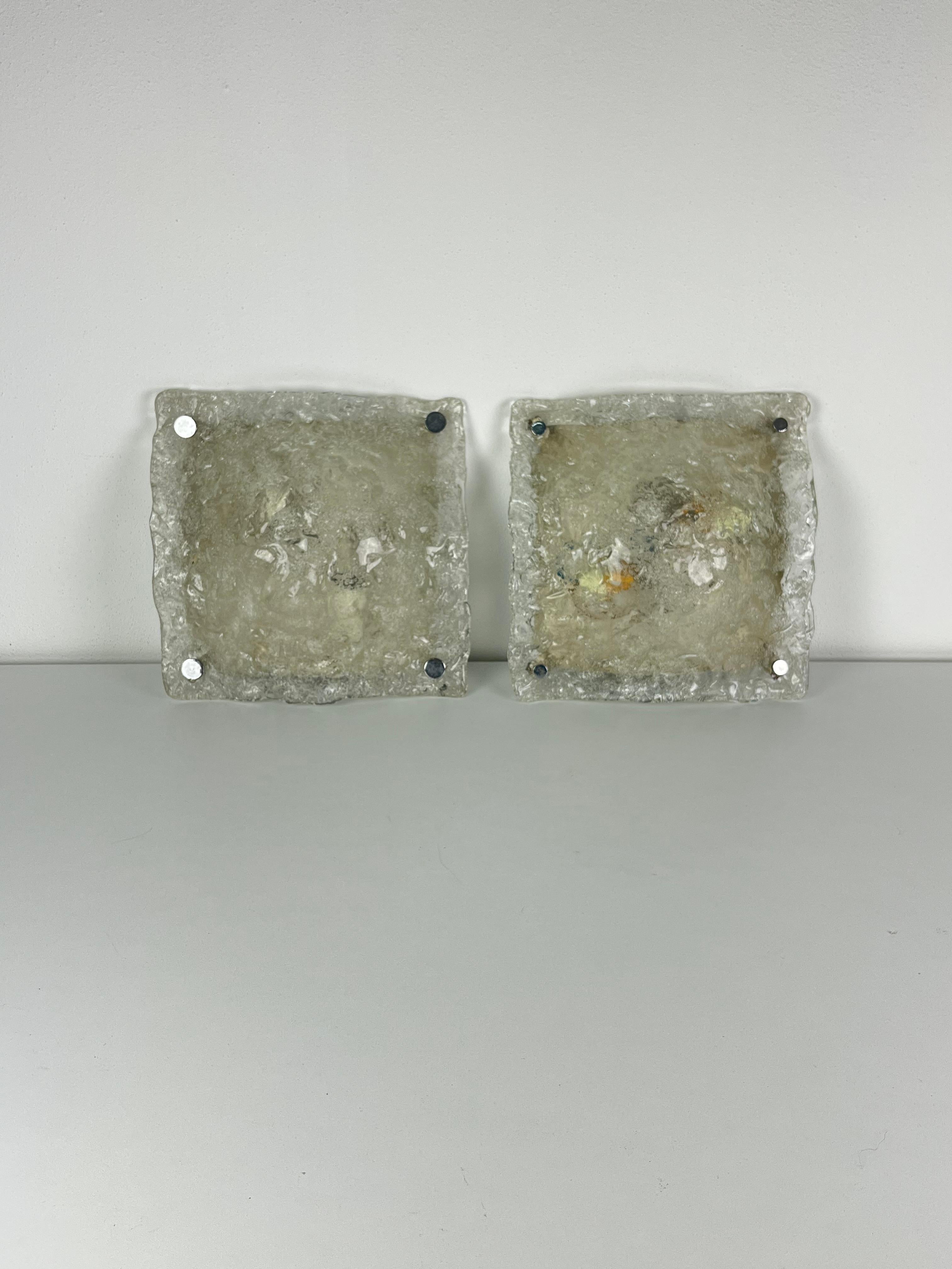 Juego de 2 lámparas de pared de cristal de Murano de mediados de siglo de Carlo Nason para Mazzega, años 60 Italiano en venta