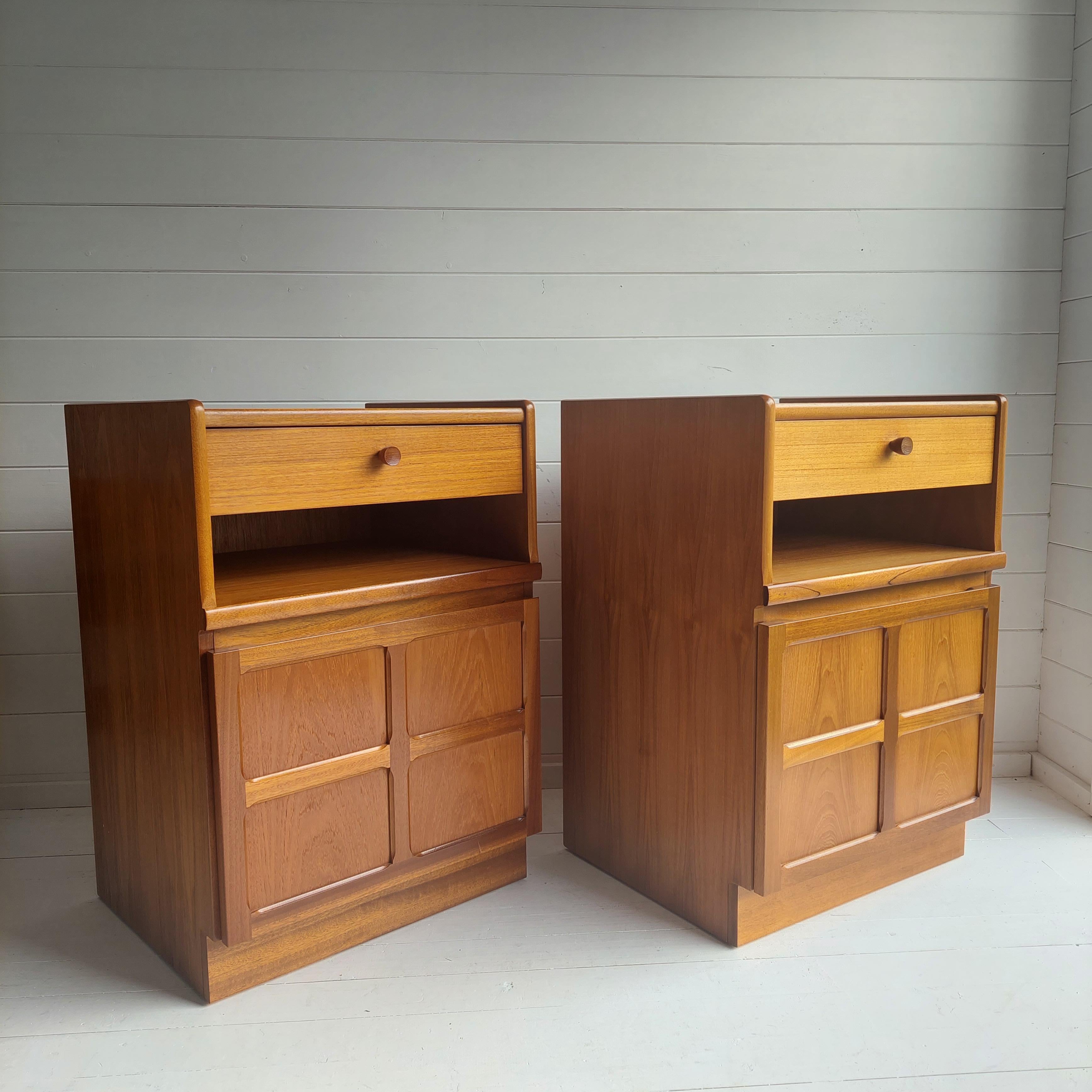 Set of 2 Mid Century Nathan Squares Teak Bedside Cabinets Nightstands, 1970s In Good Condition In Leamington Spa, GB