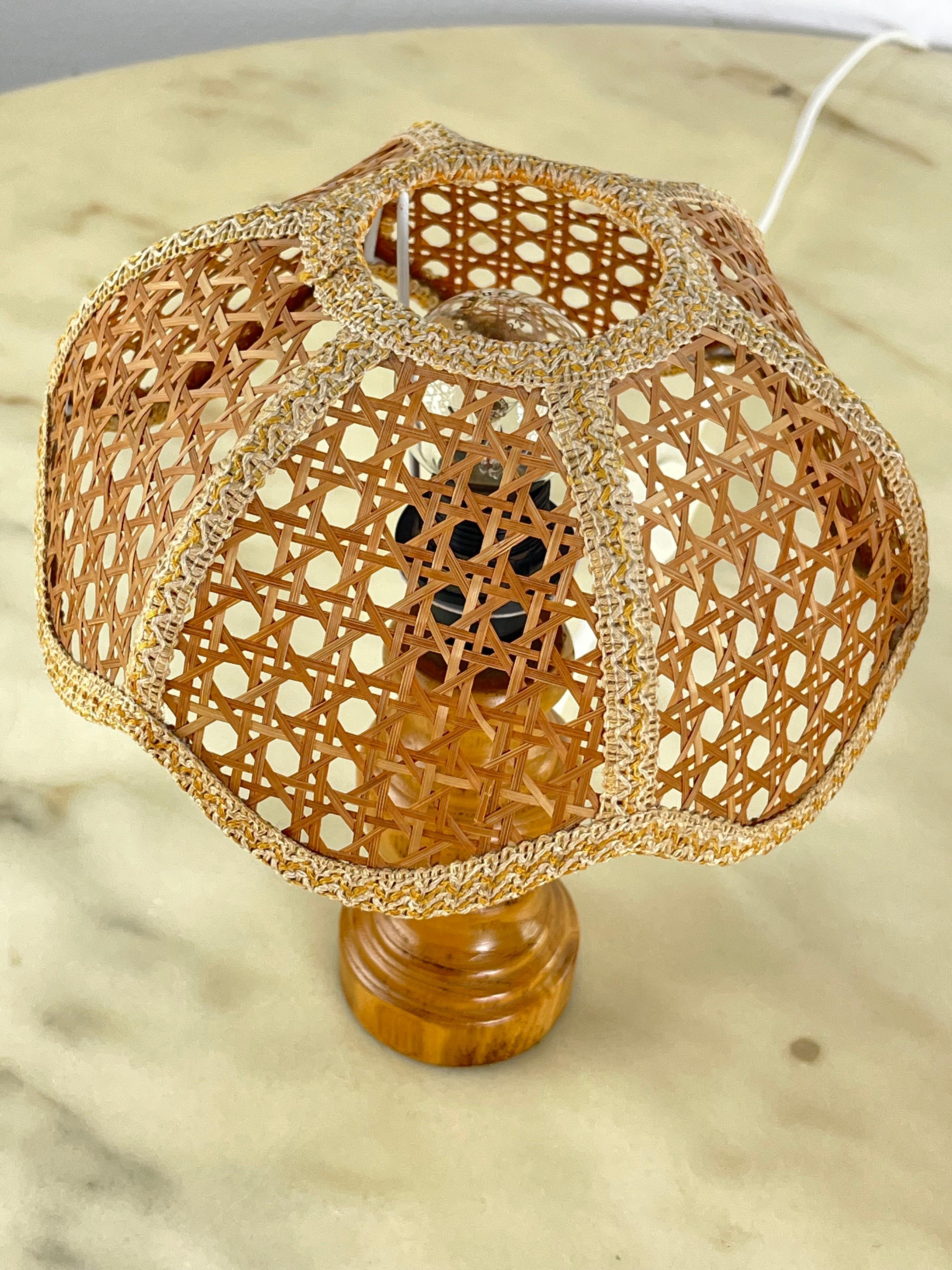 Pair of Mid-Century French Riviera Table Lamps in wicker and rattan 1960s In Good Condition For Sale In Palermo, IT
