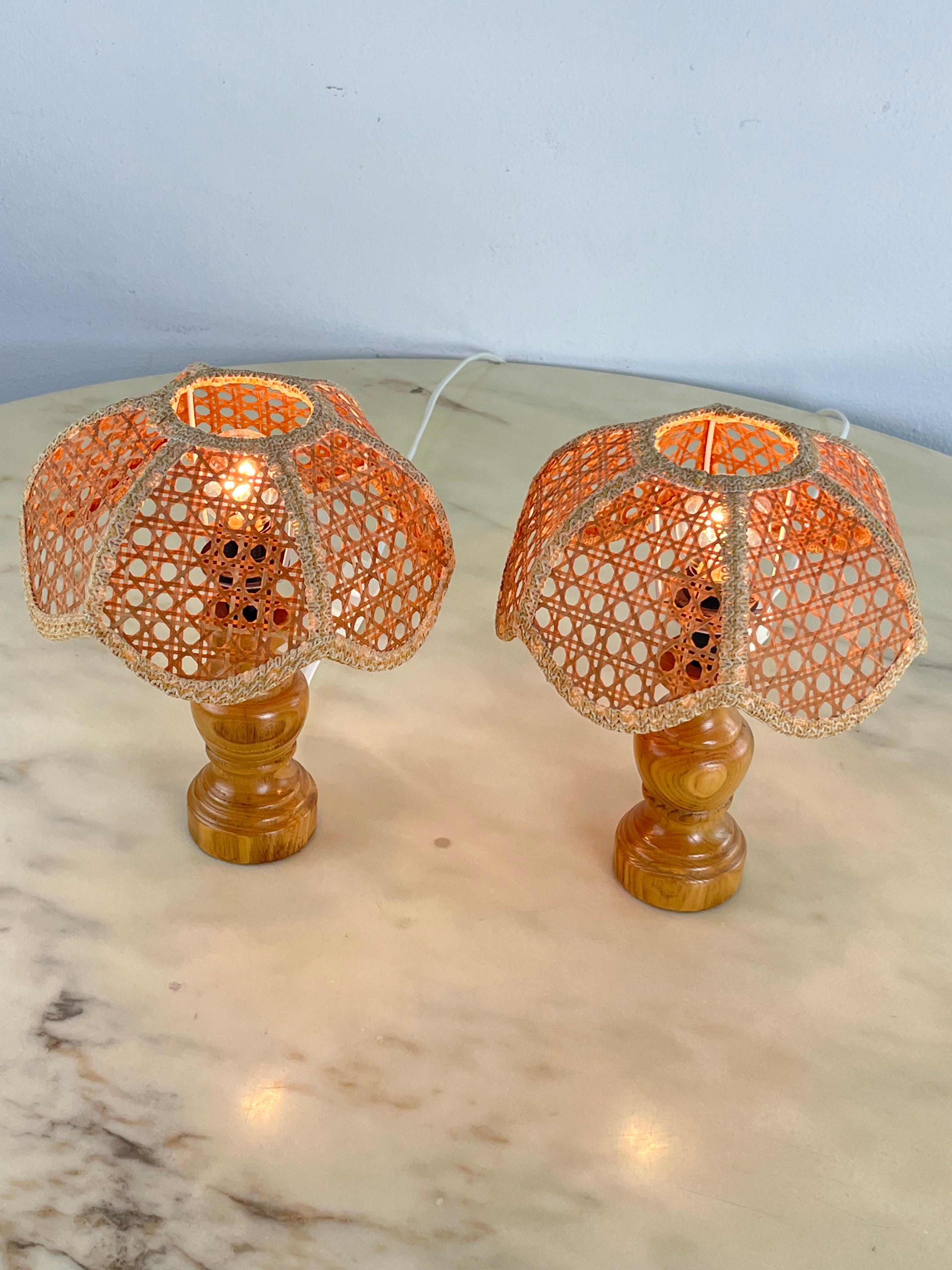 Rattan Pair of Mid-Century French Riviera Table Lamps in wicker and rattan 1960s For Sale