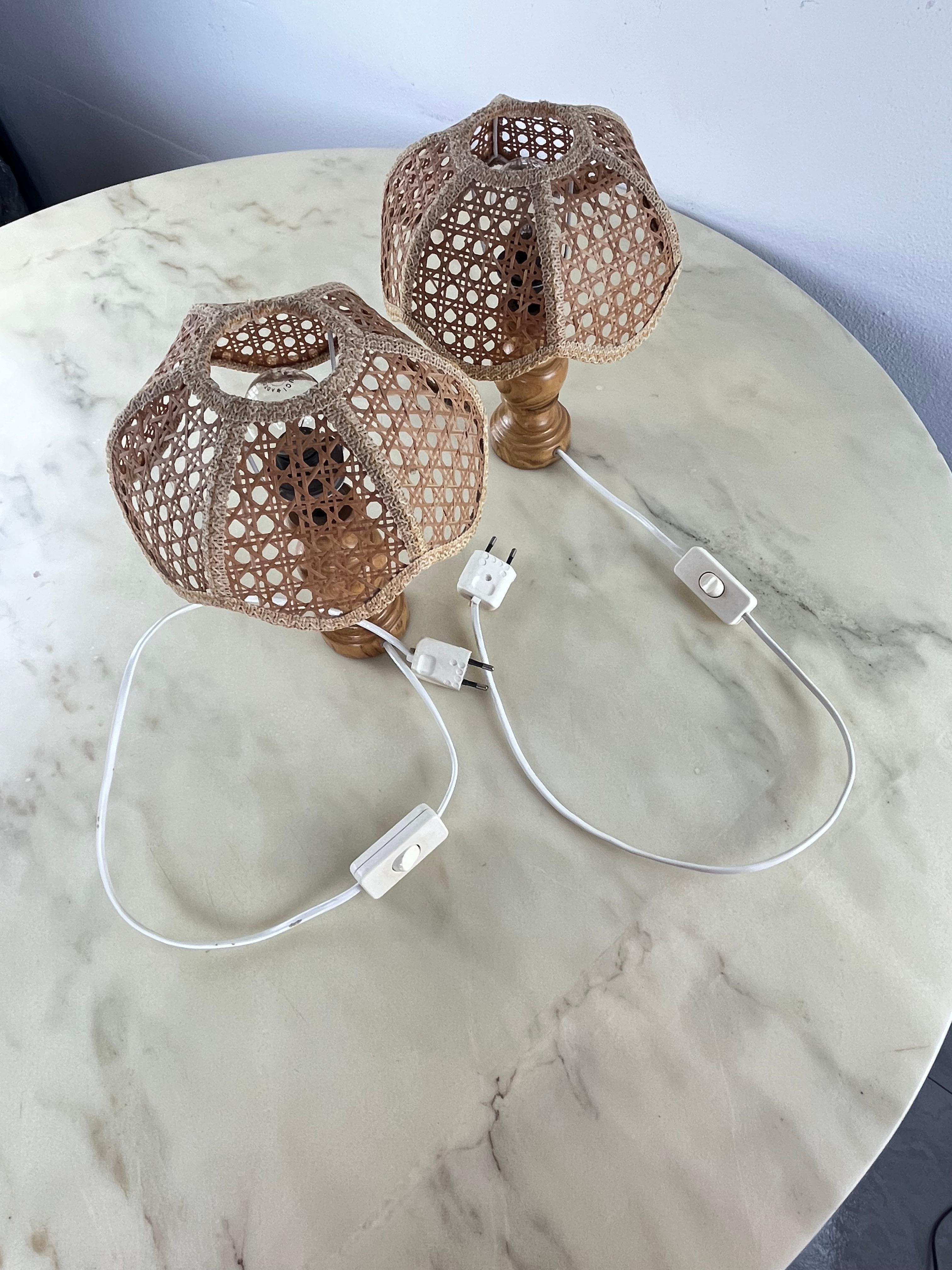 Set of 2 Mid-Century Rattan Bedside Lamps Italian Design 1960s For Sale 3