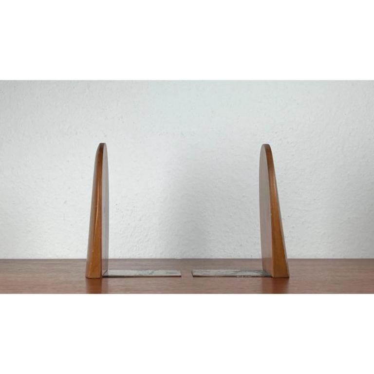 Fermalibri scandinavi di metà secolo in Wood, anni '60, set di 2, in ottime condizioni. Progettato dal 1960 al 1969.

Informazioni aggiuntive:
Materiali: Metallo, Wood
Colore: marrone
Stili: Medioevo Moderno
Tipo di articolo: Vintage, Antico o