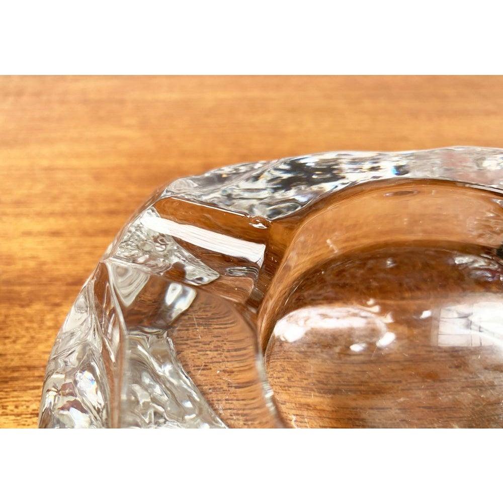 Set of 2 Mid-Century Scandinavian Heavy Ice Glass Table Lighter & Ashtray, 1960s For Sale 5