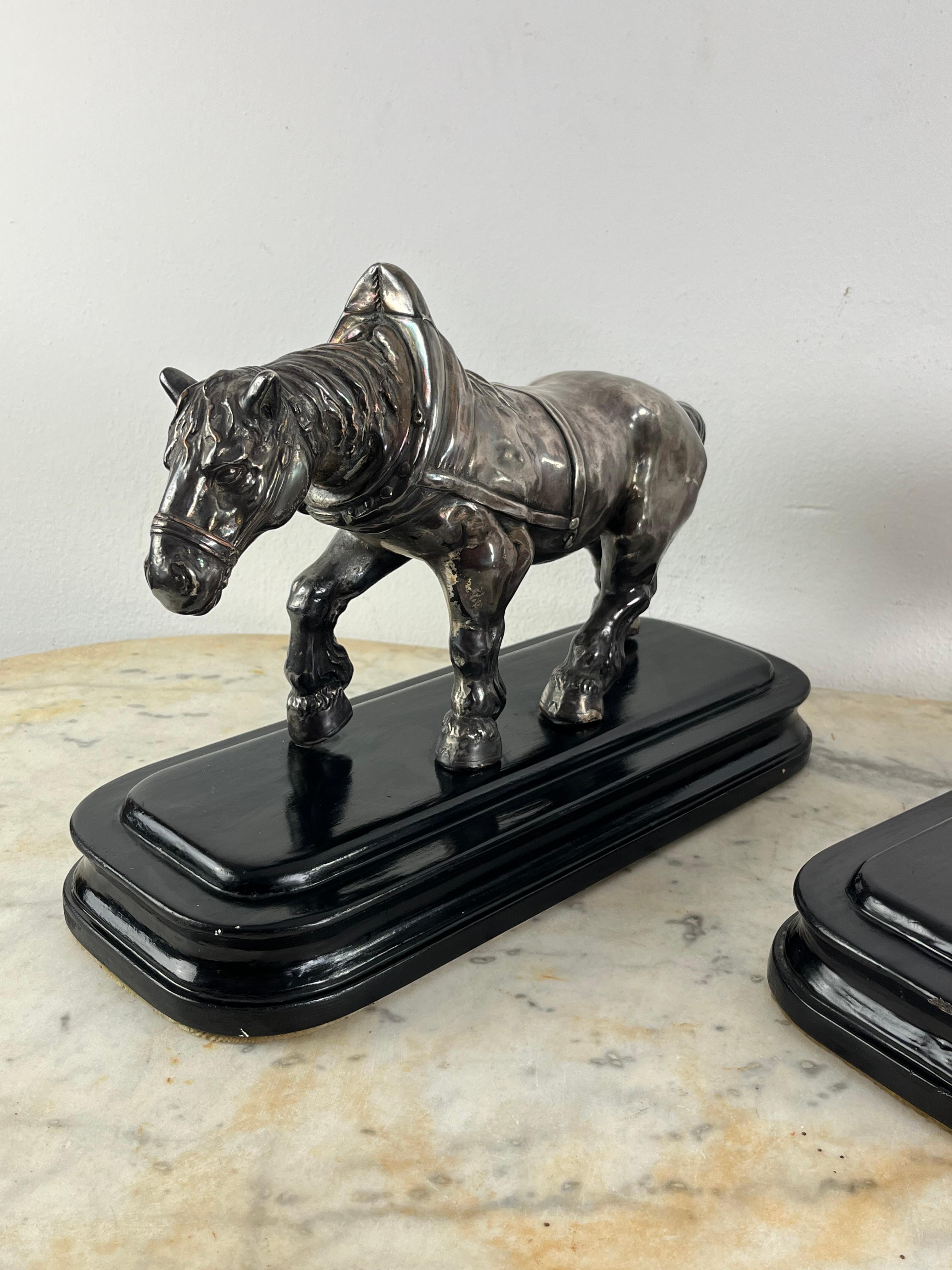 Set di 2 cavalli in bronzo argentato di metà secolo, attribuito a Jean Joire, anni '30 in vendita 7