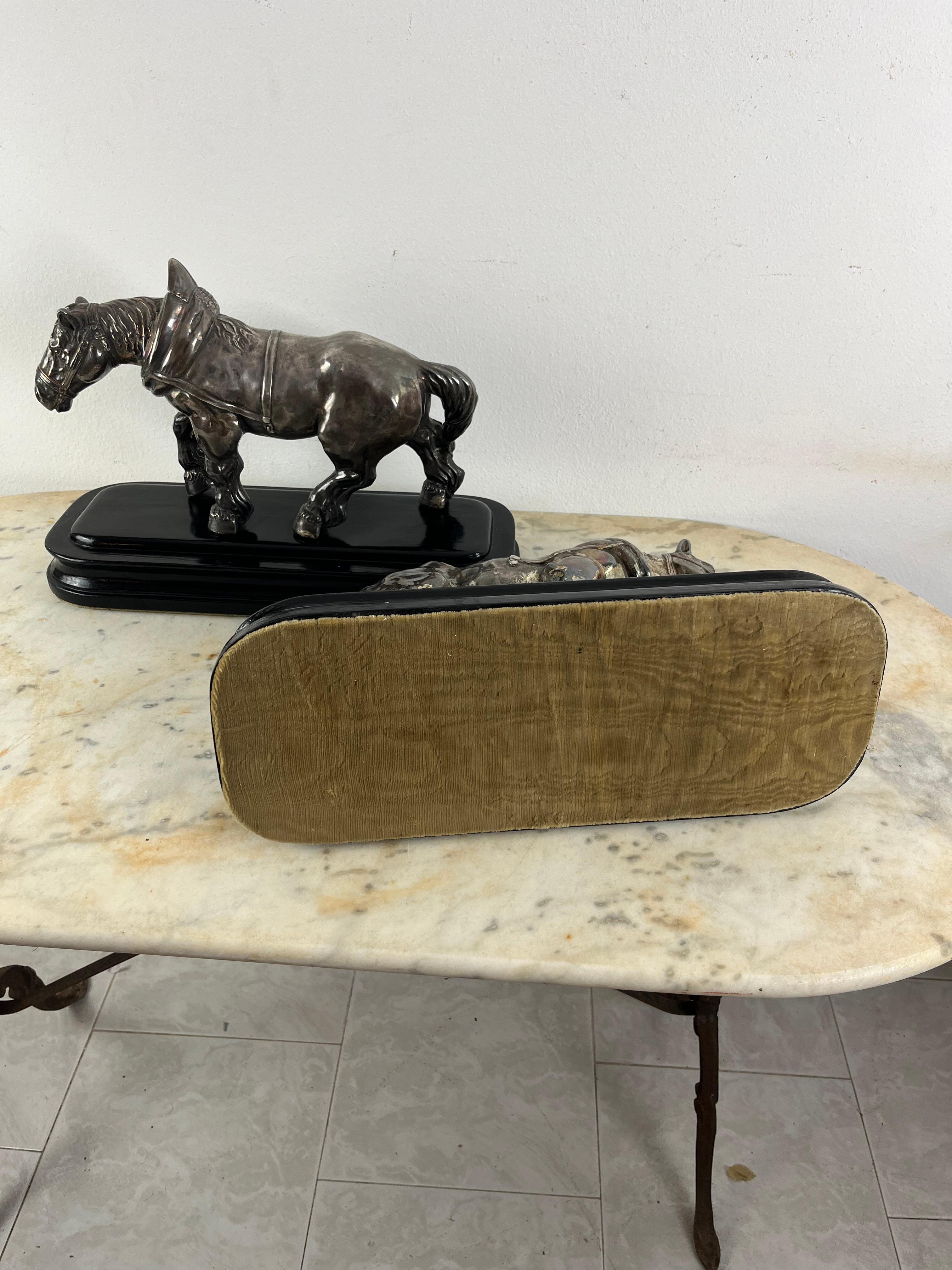 Set di 2 cavalli in bronzo argentato di metà secolo, attribuito a Jean Joire, anni '30 In condizioni buone in vendita a Palermo, IT