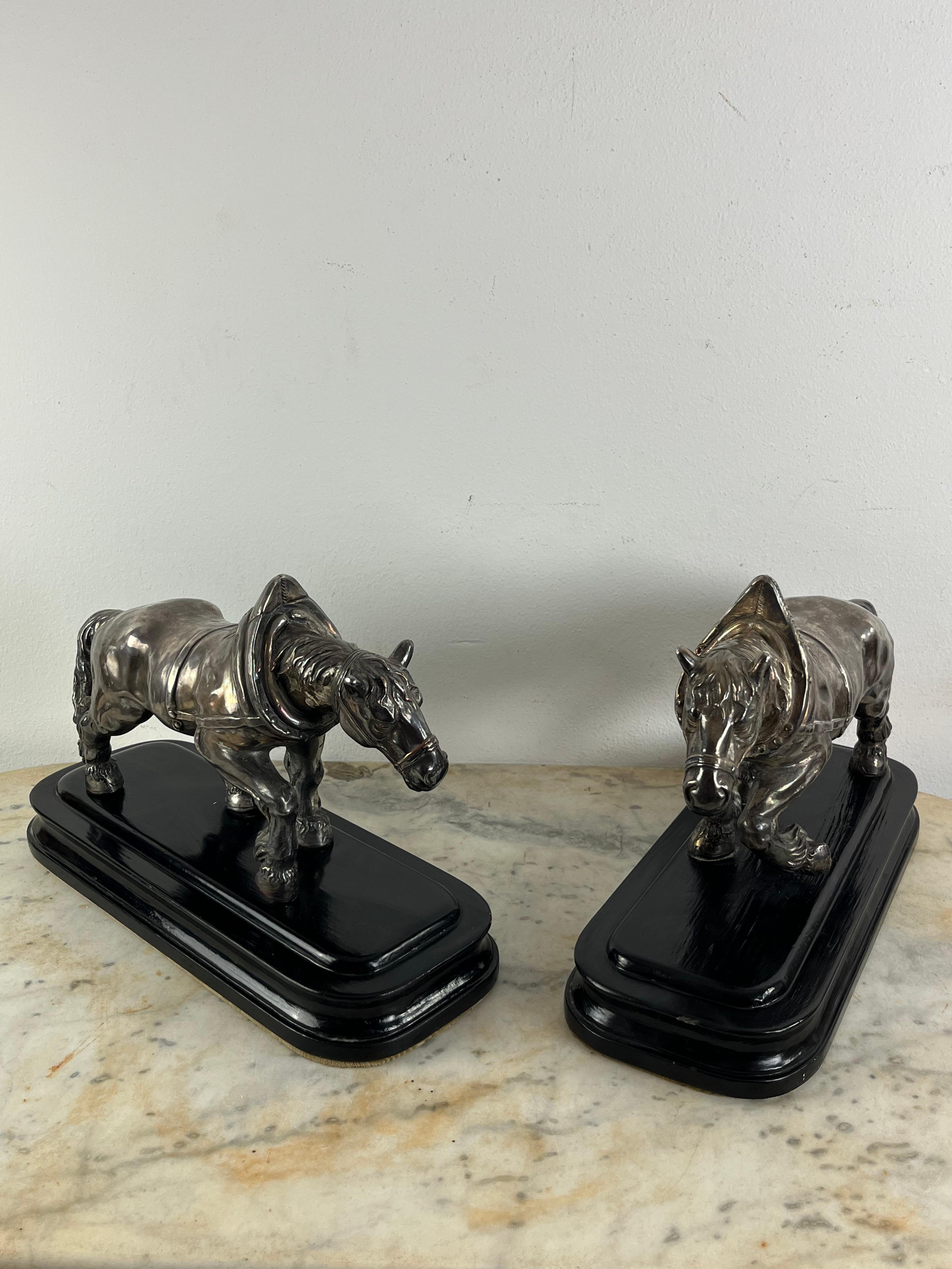 Set di 2 cavalli in bronzo argentato di metà secolo, attribuito a Jean Joire, anni '30 in vendita 3