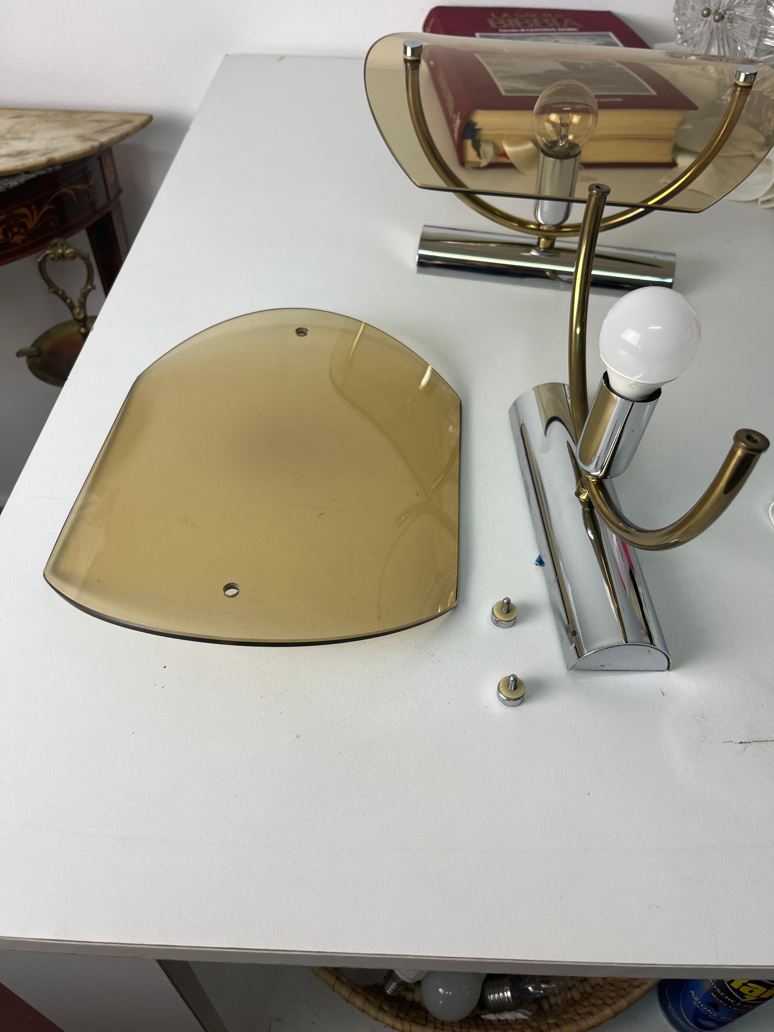 Satz von 2 Wandlampen aus Rauchglas aus der Mitte des Jahrhunderts, 1960er Jahre im Angebot 6