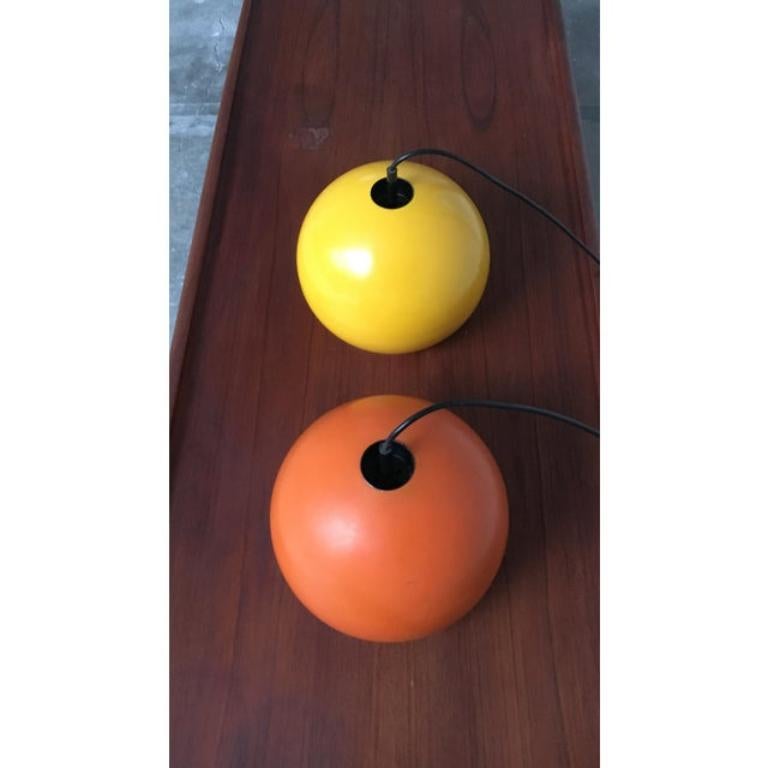 Set di 2 lampade a sospensione a sfera della metà del secolo scorso, anni '60 in vendita 5