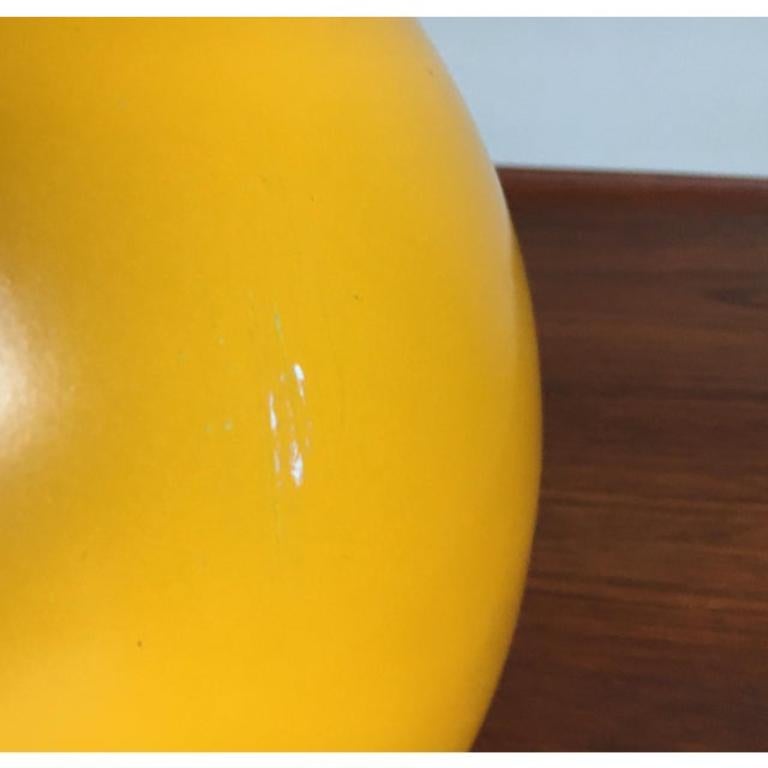 Set di 2 lampade a sospensione a sfera della metà del secolo scorso, anni '60 in vendita 2