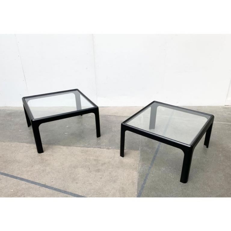 20ième siècle Ensemble de 2 tables basses en verre de l'ère spatiale du milieu du siècle dernier, Peter Ghyczy, années 1960 en vente