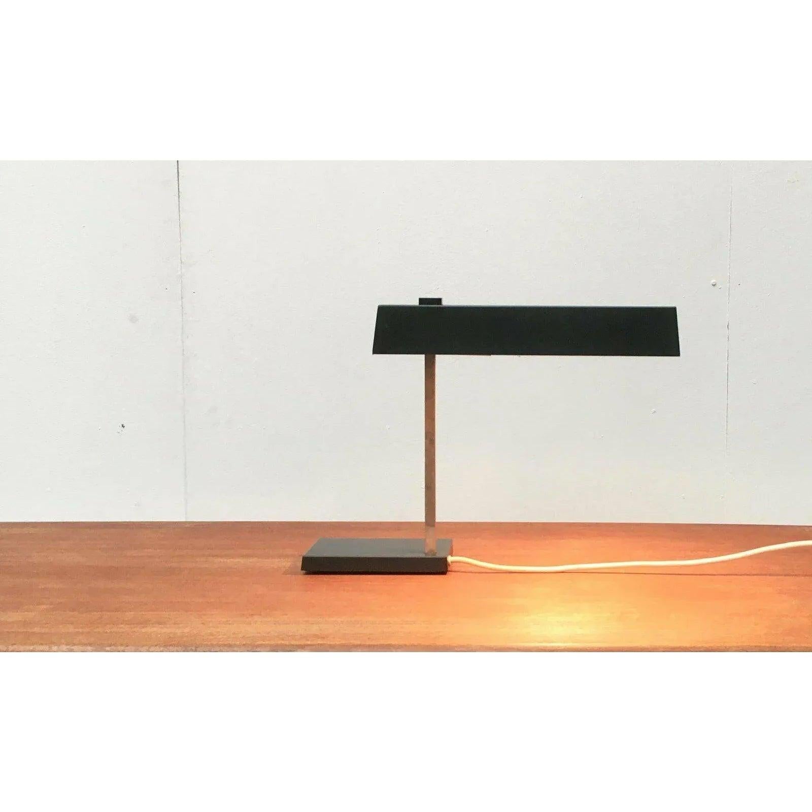 Juego de 2 Lámparas de Mesa Minimalistas Alemanas de la Era Espacial de Mediados de Siglo, Años 60 Moderno de mediados de siglo en venta