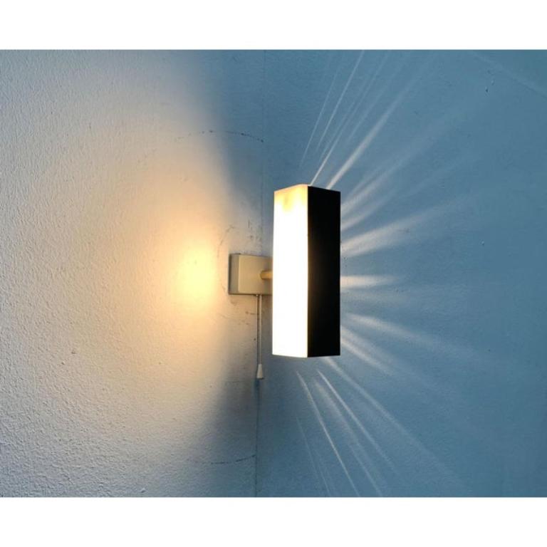 Satz von 2 deutschen minimalistischen Wandlampen aus der Mitte des Jahrhunderts (Space Age), 1960er Jahre (20. Jahrhundert) im Angebot
