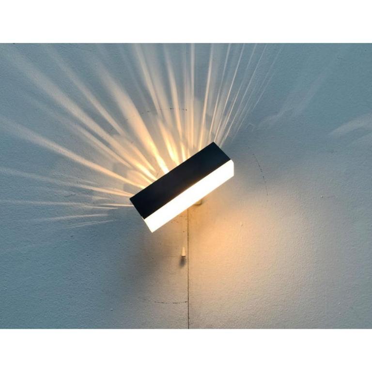 Satz von 2 deutschen minimalistischen Wandlampen aus der Mitte des Jahrhunderts (Space Age), 1960er Jahre im Angebot 1