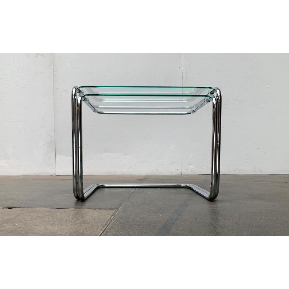 Ensemble de 2 tables gigognes en verre de l'ère Space du milieu du siècle dernier, années 1960 en vente 4