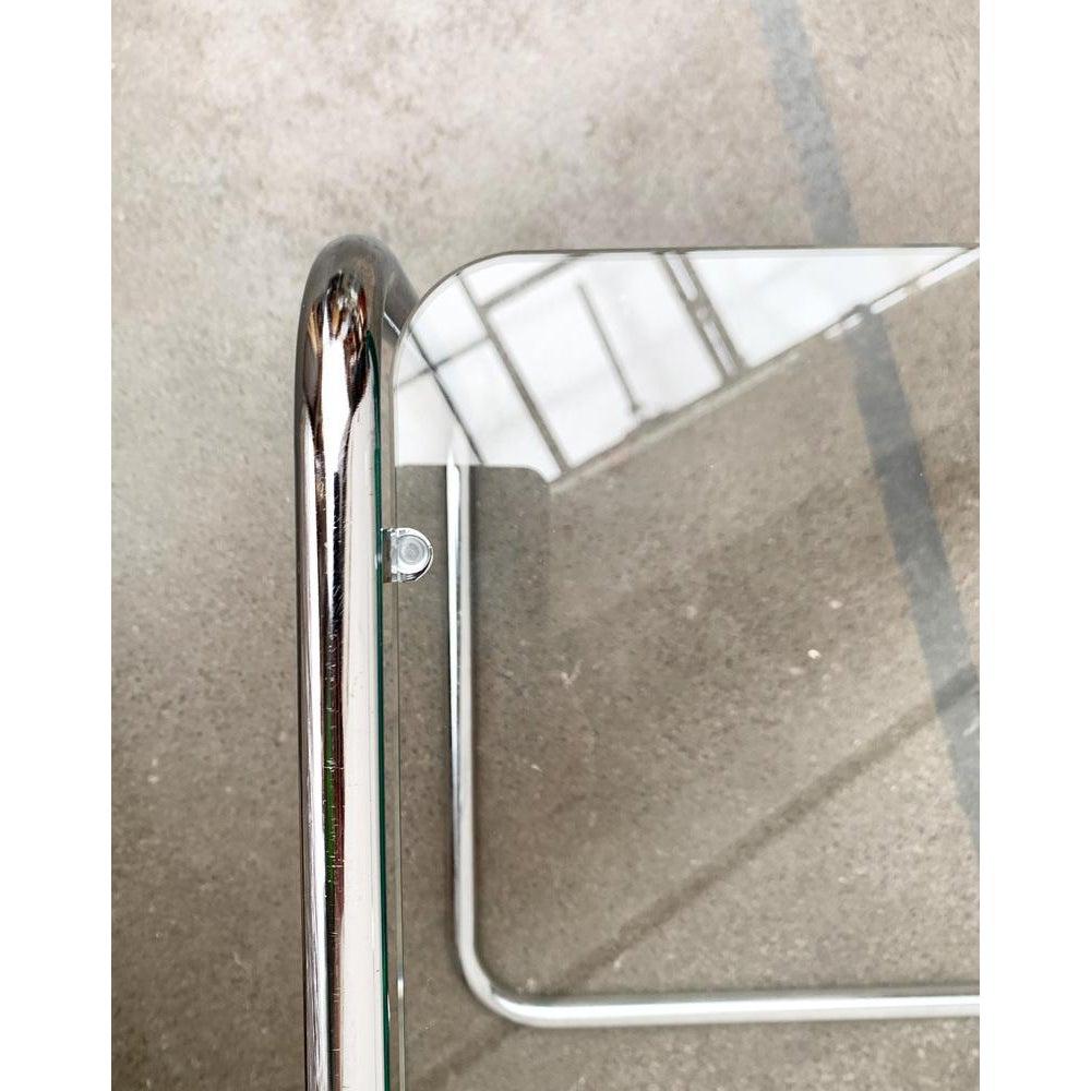 Ensemble de 2 tables gigognes en verre de l'ère Space du milieu du siècle dernier, années 1960 en vente 5