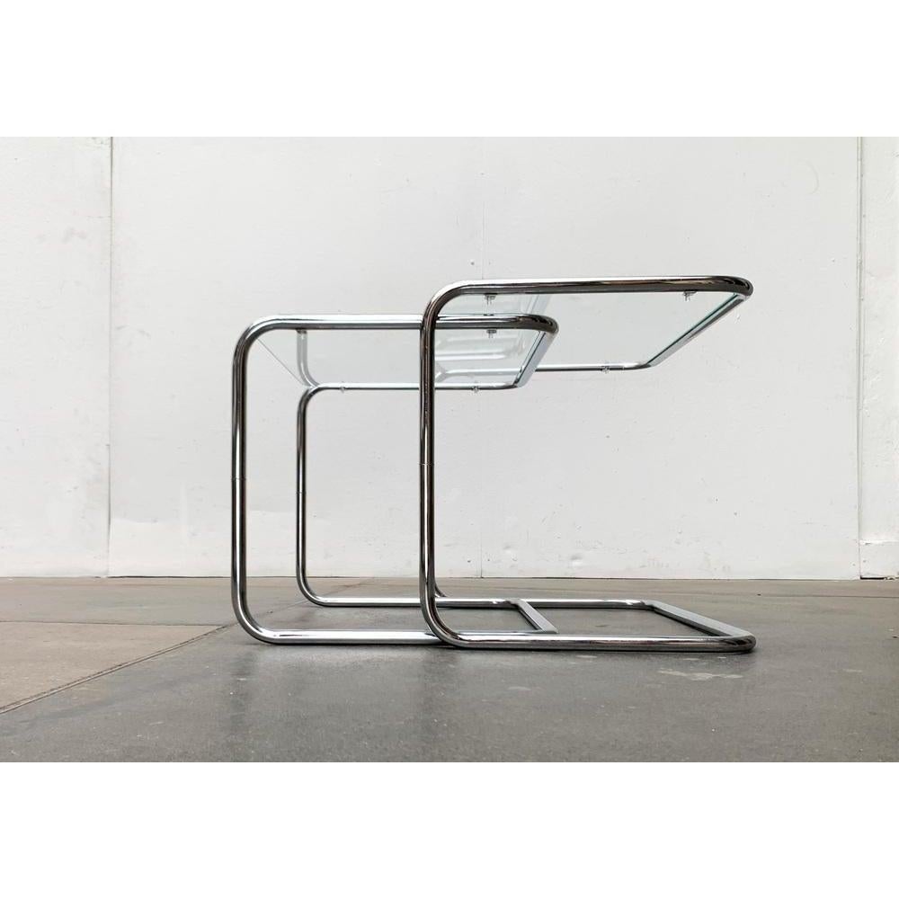 Ensemble de 2 tables gigognes en verre de l'ère Space du milieu du siècle dernier, années 1960 Excellent état - En vente à Hamburg, DE
