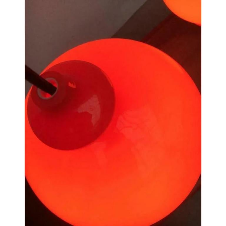 Set di 2 lampade a sospensione in vetro dell'era spaziale di metà secolo di Hans-Agne Jakobsson, anni '60 In condizioni ottime in vendita a Hamburg, DE