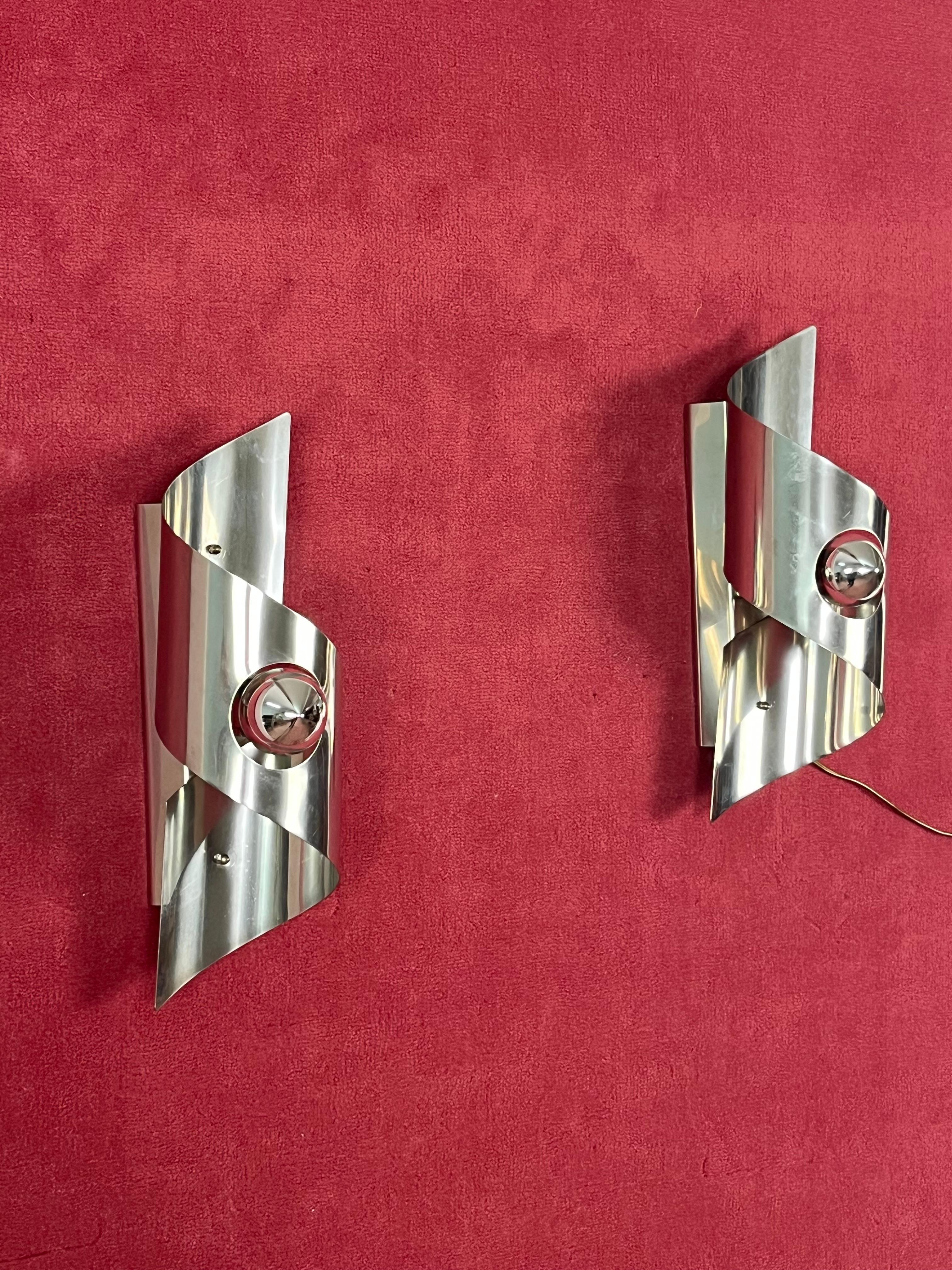 Italian Set of 2 Mid-century Steel Wall Lamps, 1960s For Sale