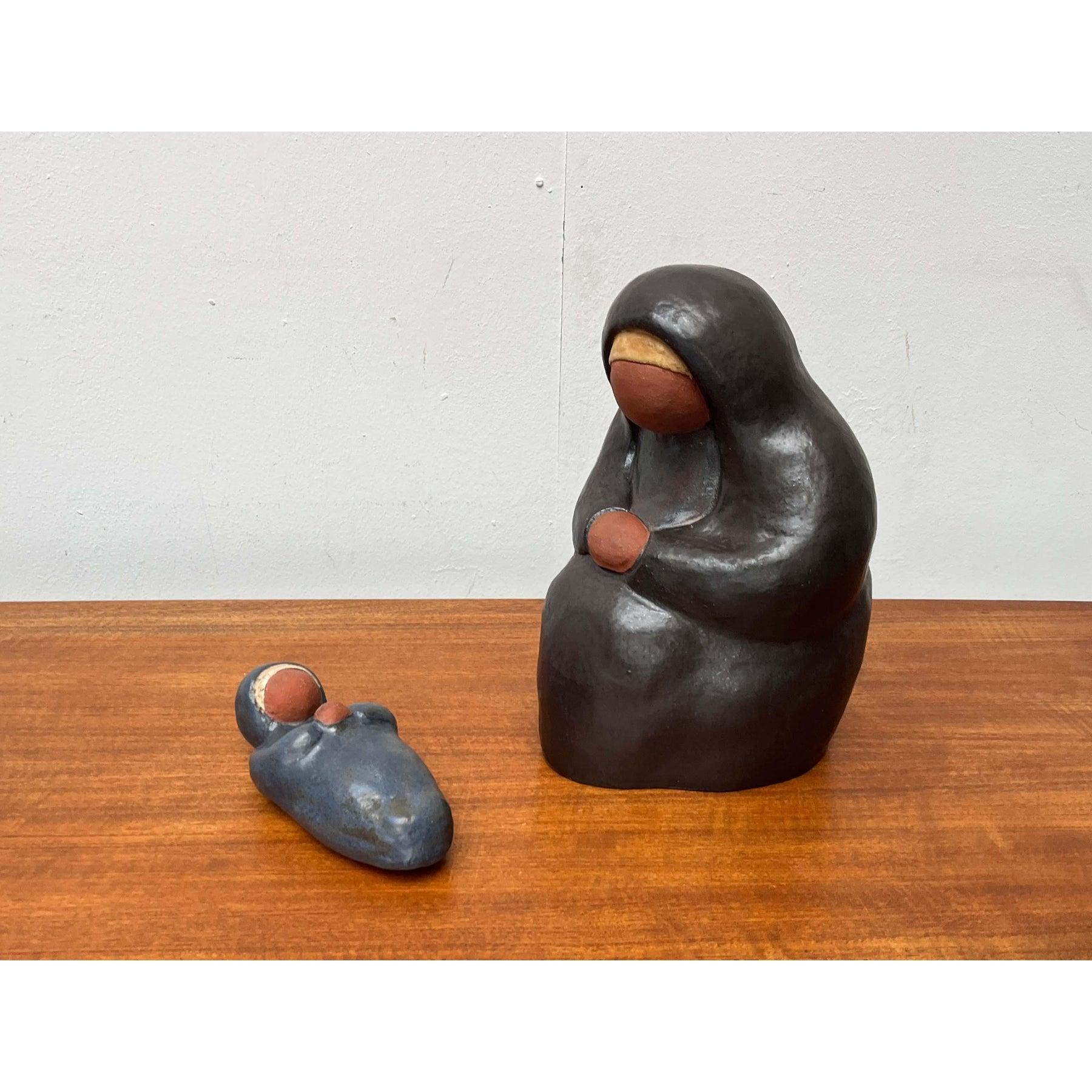 Set of 2 Mid-Century Studio Pottery Virgin Mary and Baby Jesus Sculptures, 1960s For Sale 3