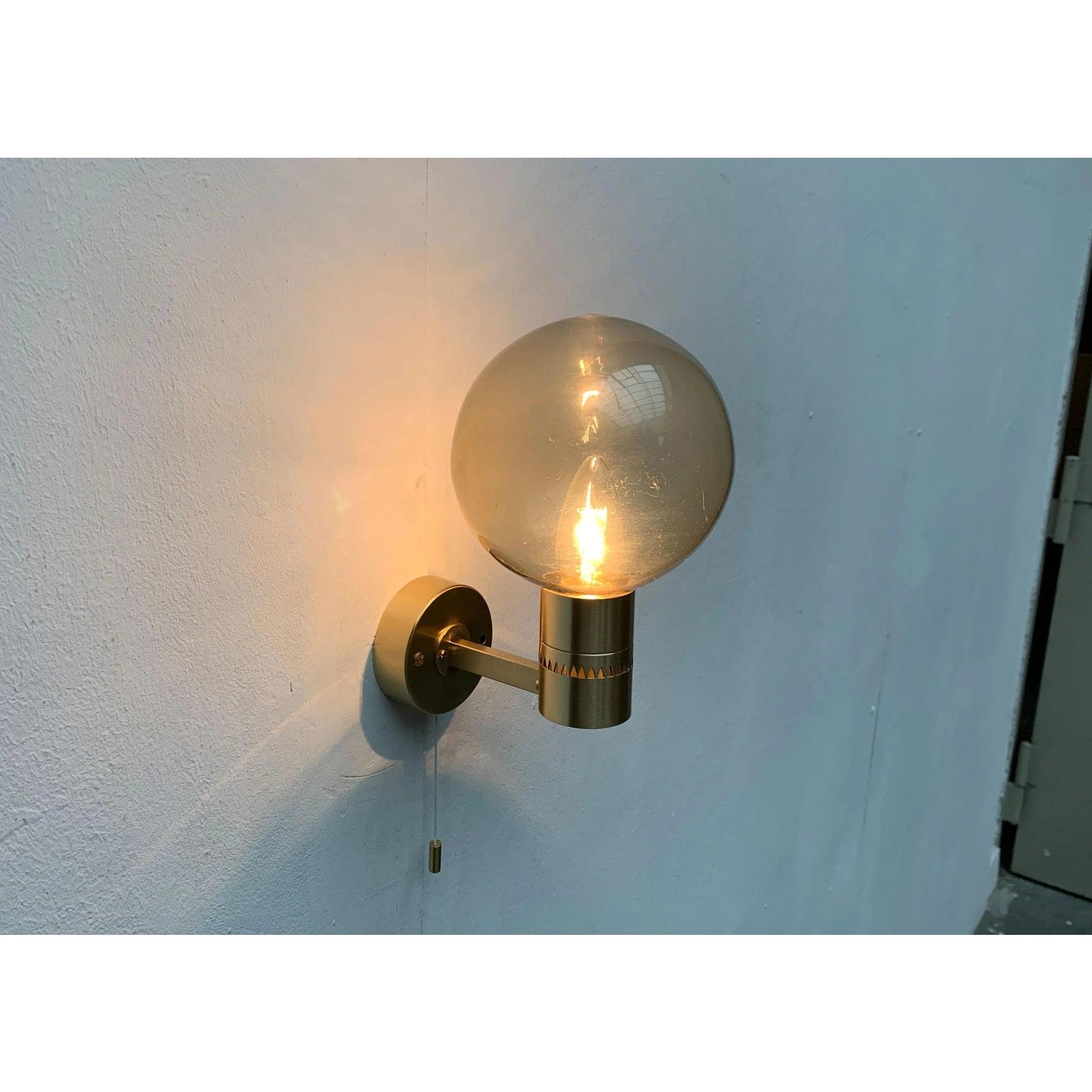Juego de 2 lámparas de pared suecas de latón de mediados de siglo, Hans-Agne Jakobsson, años 60 Sueco en venta