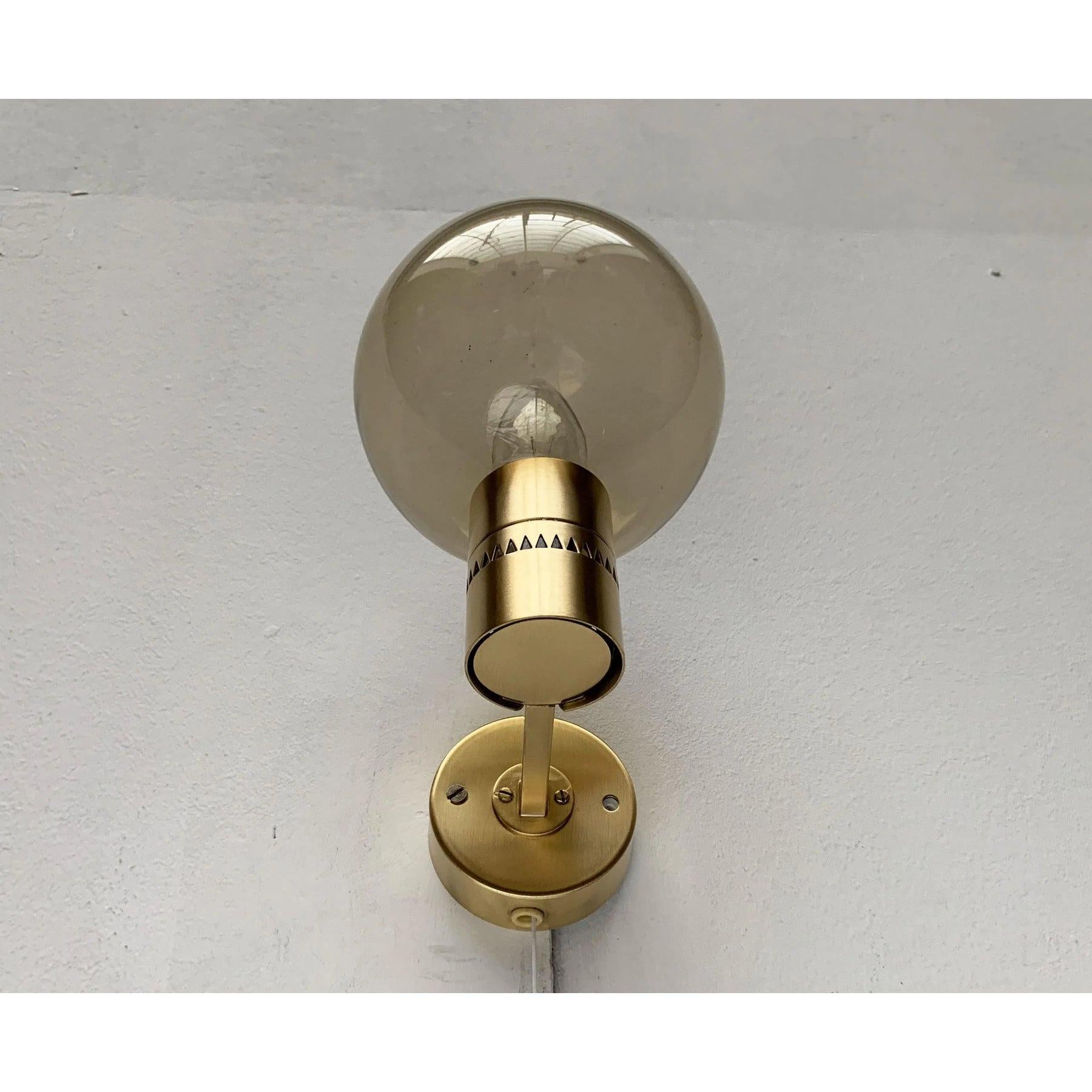 Juego de 2 lámparas de pared suecas de latón de mediados de siglo, Hans-Agne Jakobsson, años 60 siglo XX en venta