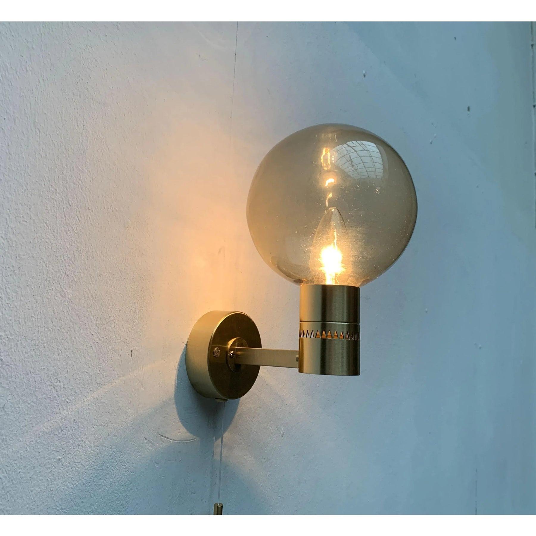 Juego de 2 lámparas de pared suecas de latón de mediados de siglo, Hans-Agne Jakobsson, años 60 Metal en venta